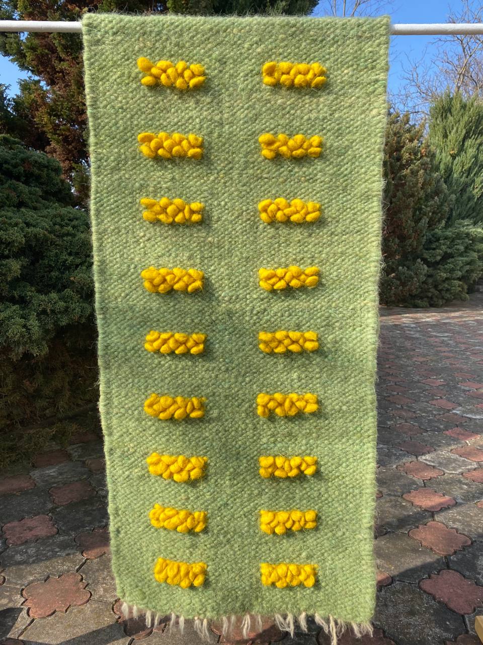 Доріжка Кульбабки в траві