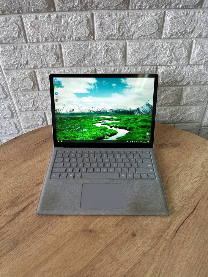 Сенсорний Microsoft Surface Laptop 2 (SSD 128Gb)