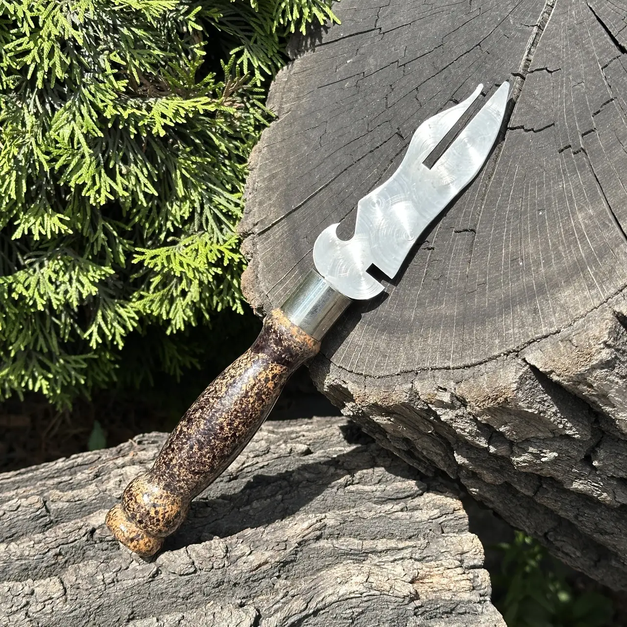 Вилка з дерев'яною ручкою для зняття м'яса 280х2мм мармурова