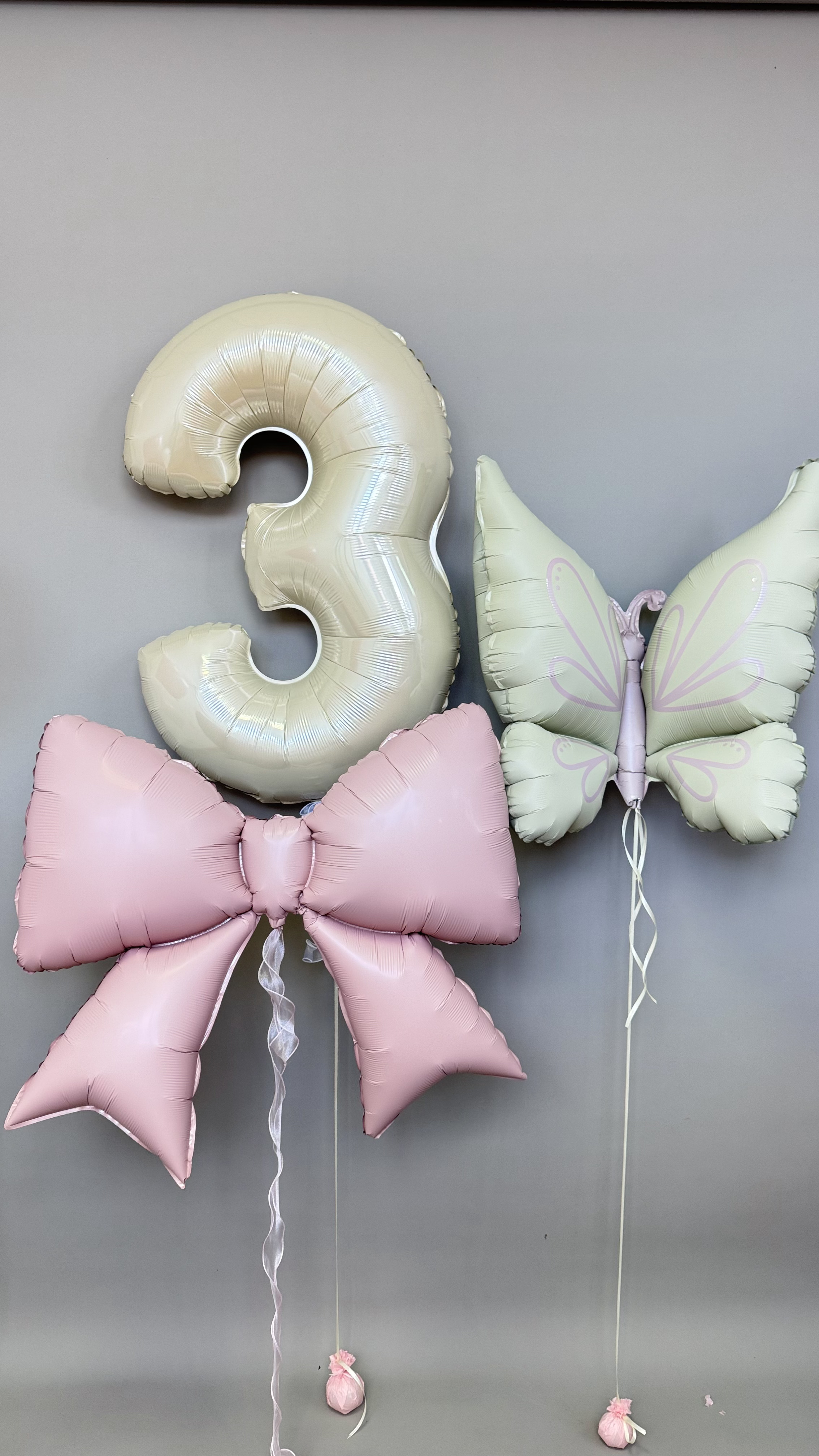 Святковий набір кульок «Весняний метелик» — гігантська цифра, ніжний бант та фольгований метелик