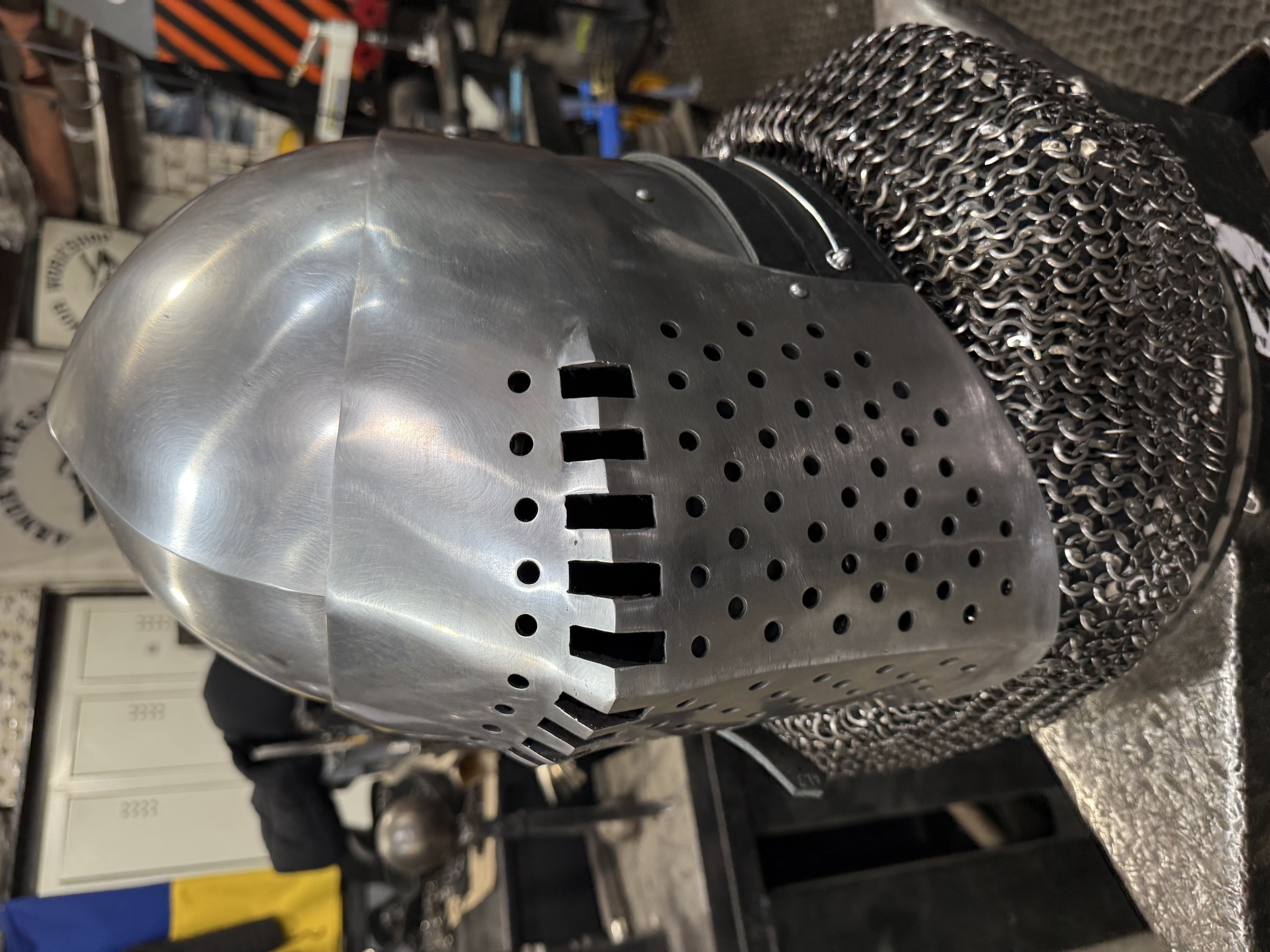 Armor helmet “Spolettos sports arm”