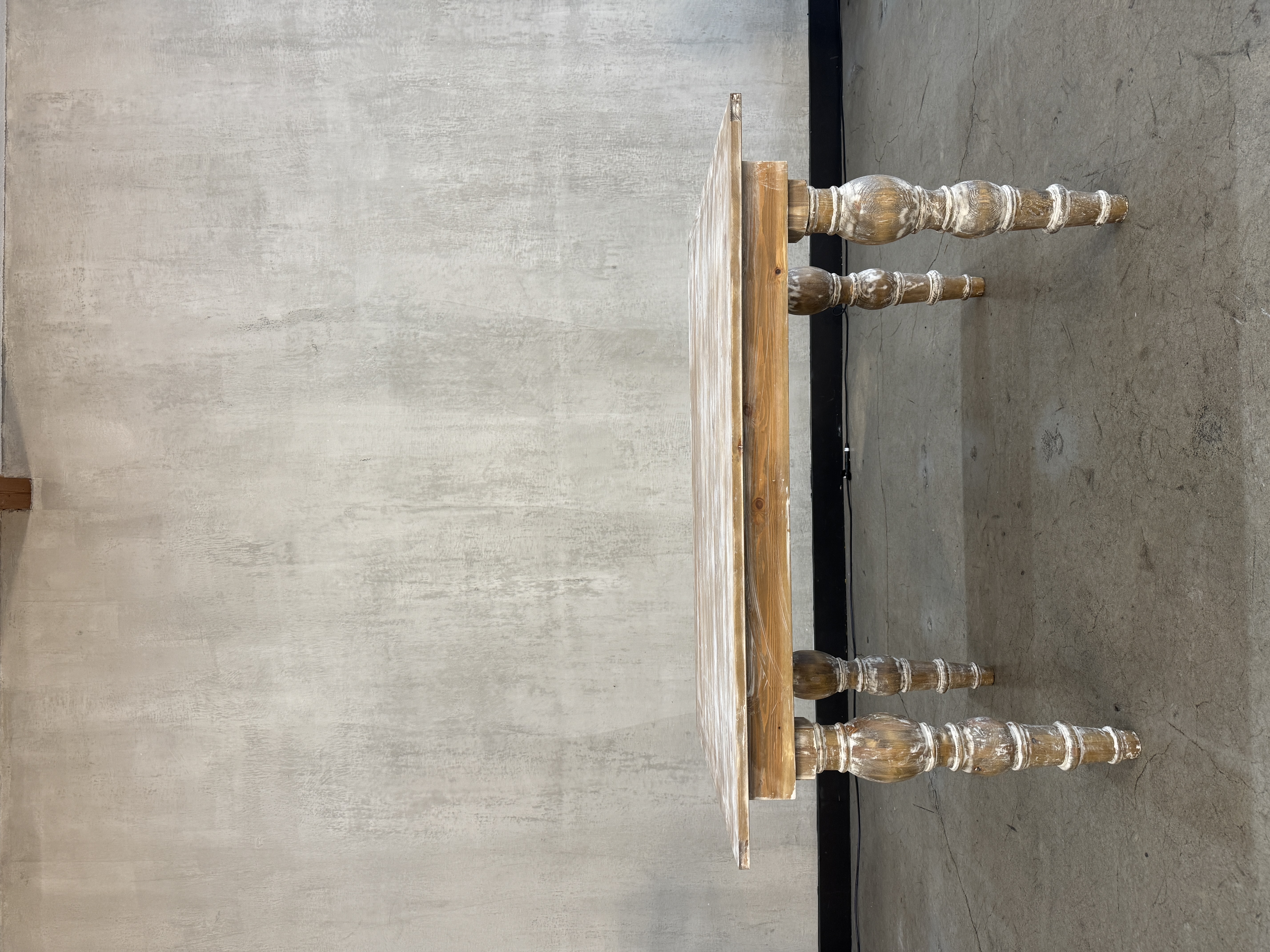 Valerie Pine Sweetheart Table