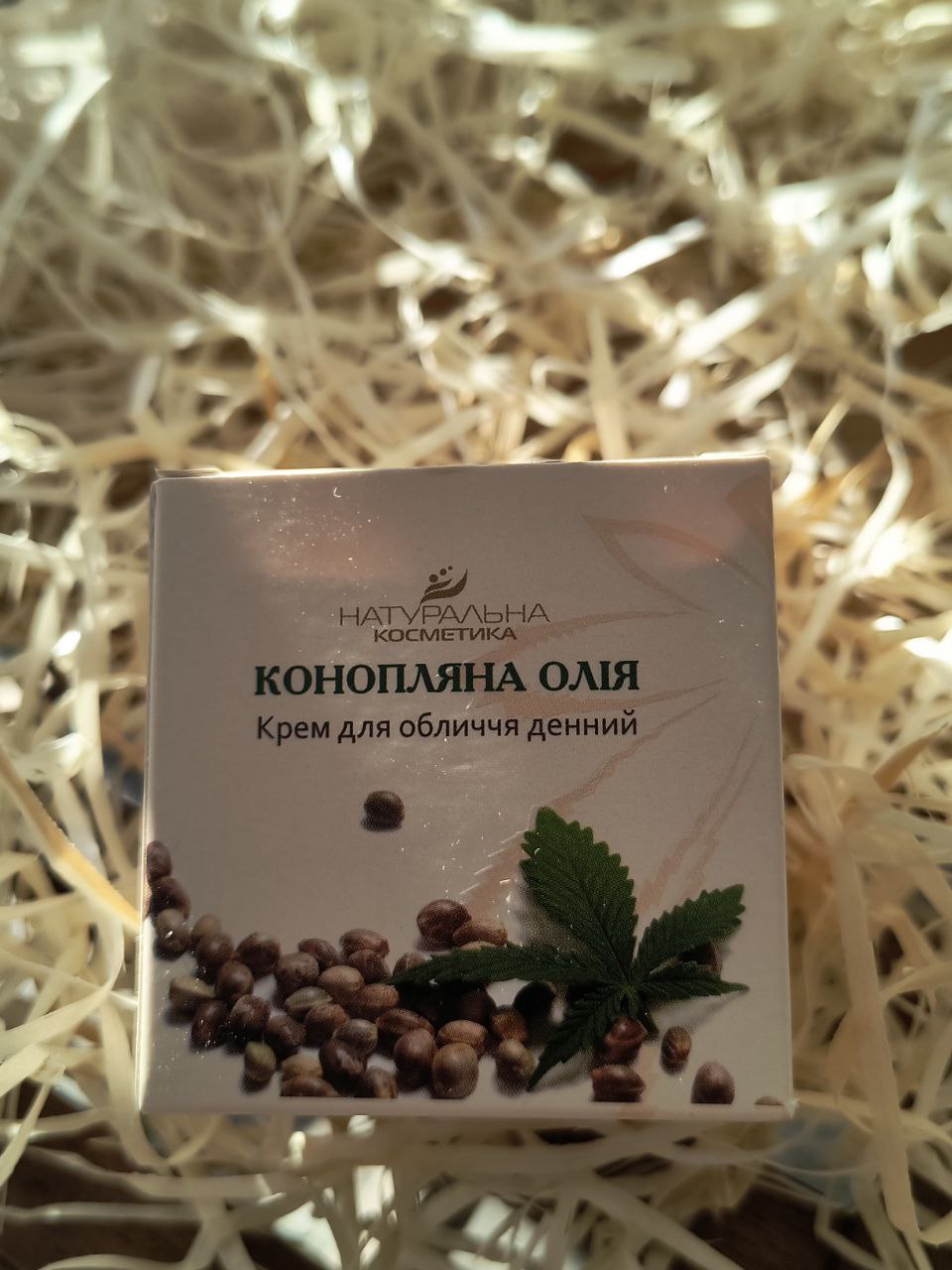 Денний крем на основі конопель