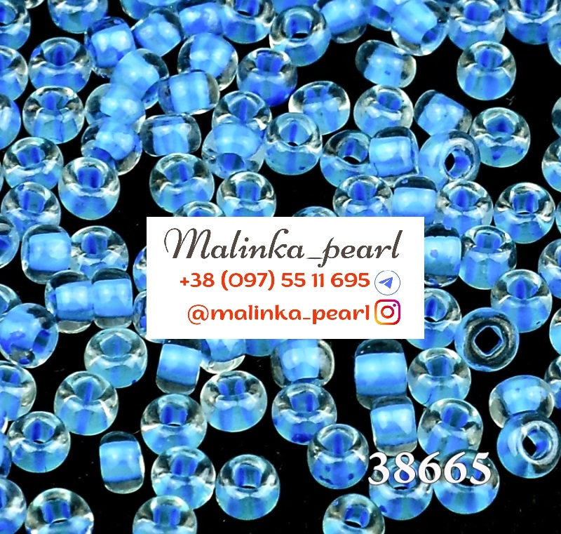 Бісер блакитний, кристальний, глазурований з фарбованим отвором