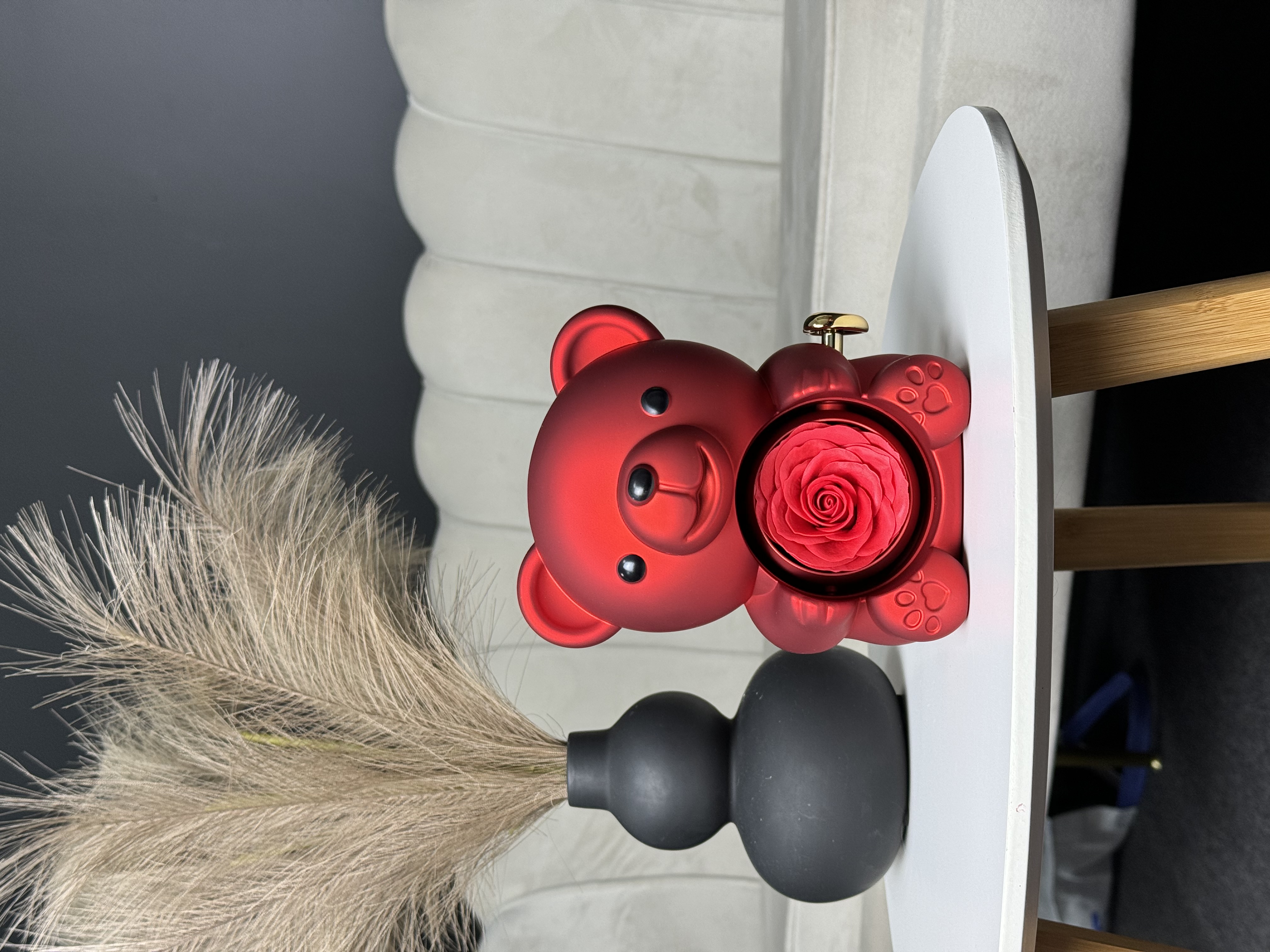 Скринька-ведмедик червоного кольору з вічною трояндою та кулоном💕