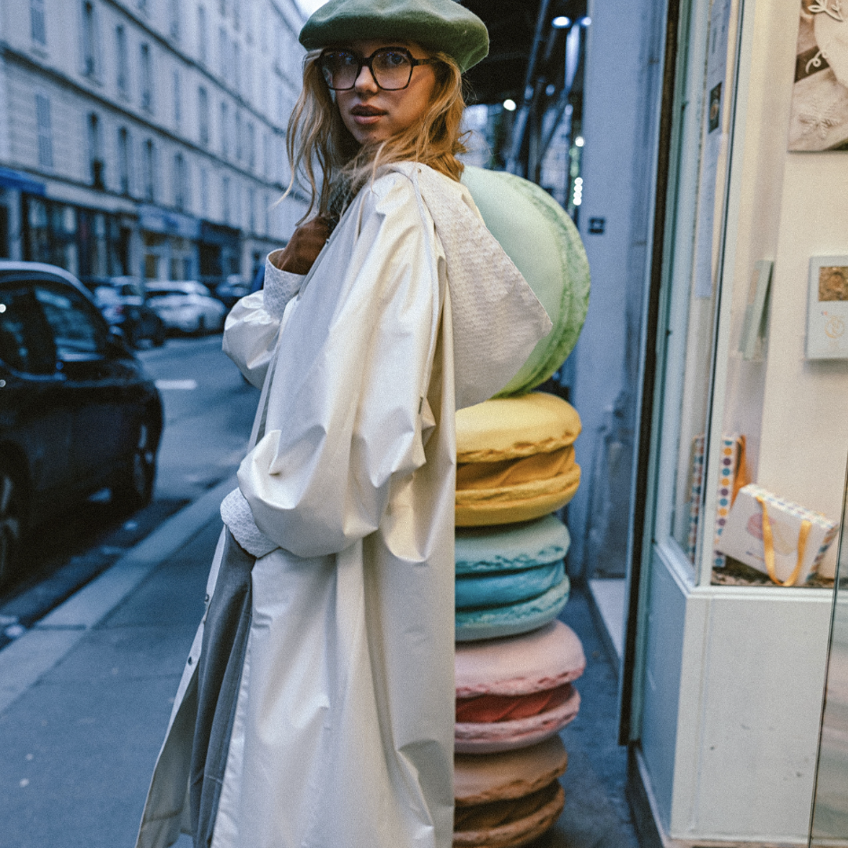 Білий перлинковий дизайнерський дощовик | White Pearl Designer Raincoat One size