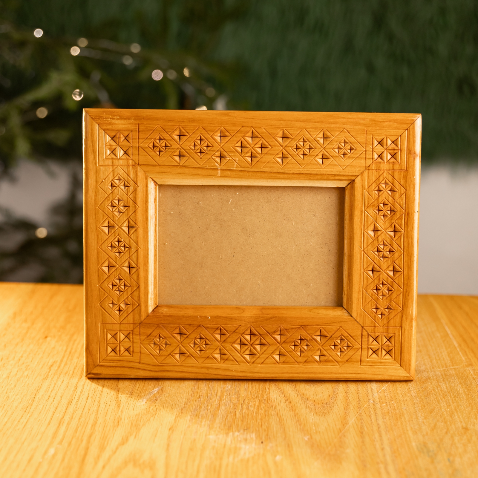 Різьблена рамка "Кути", 25*20 см