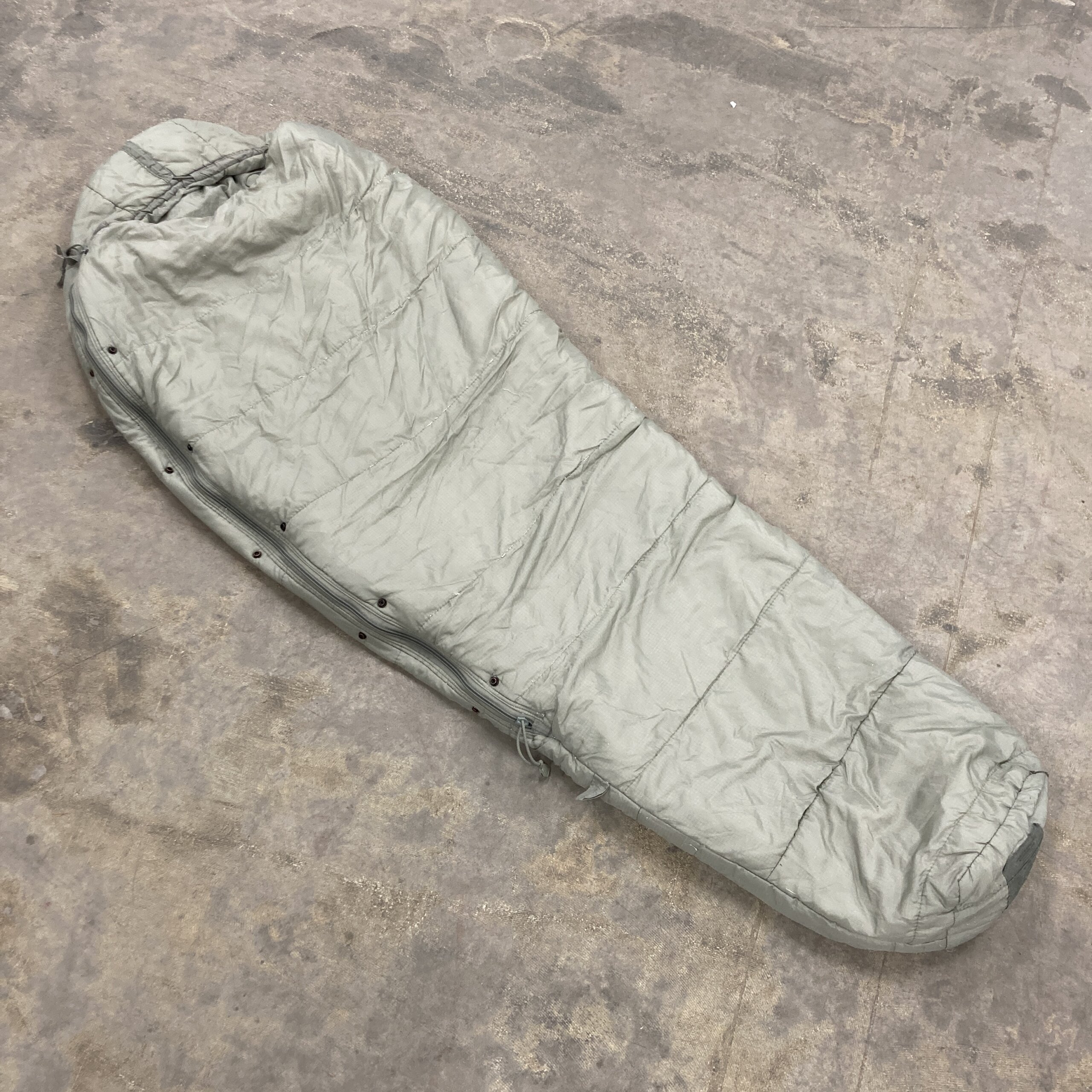 Оригінальний зимовий спальник Армії США "MSS Intermediate Sleeping Bag Cold".