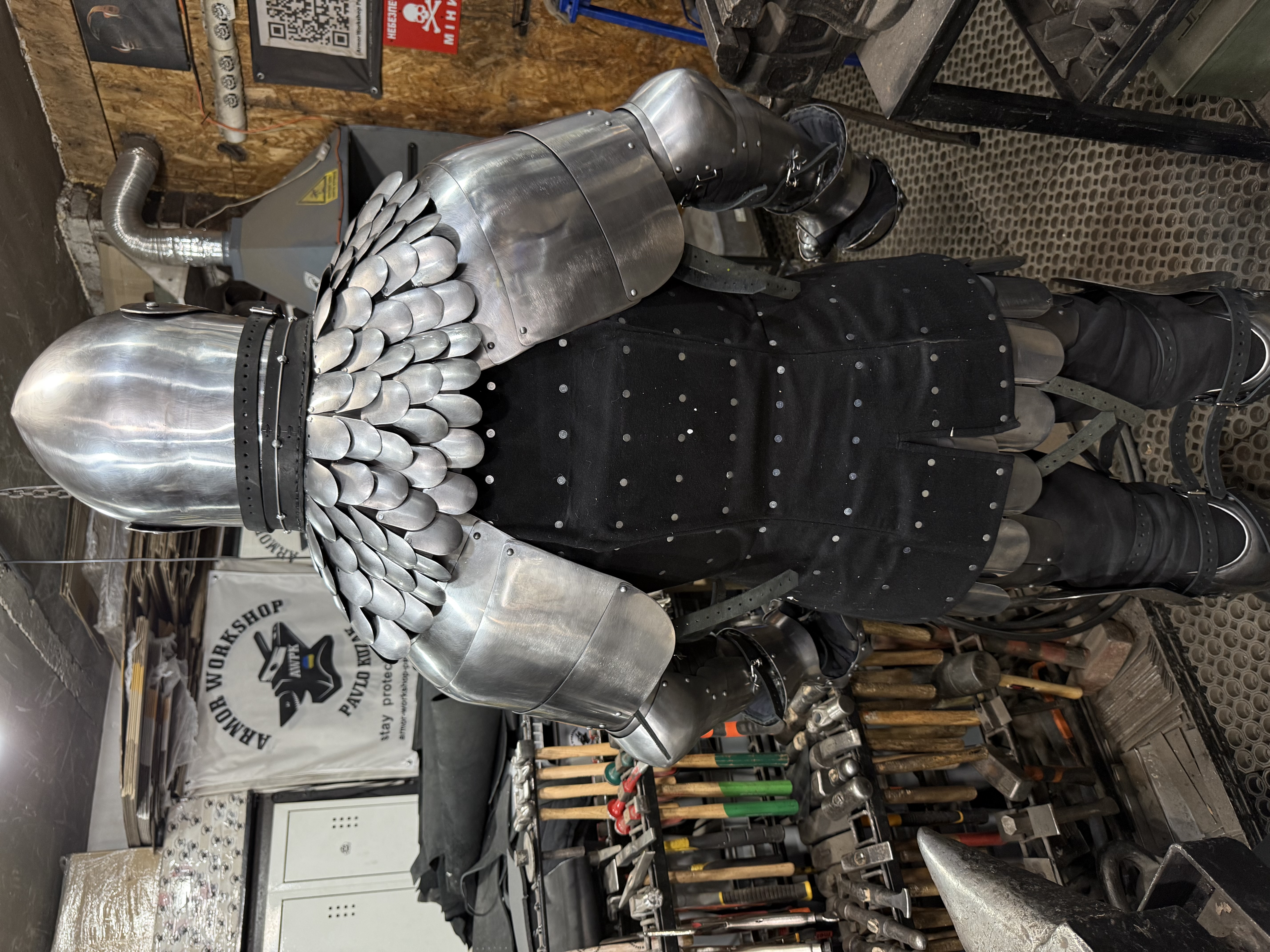 Full armor set «ROA black with scales»