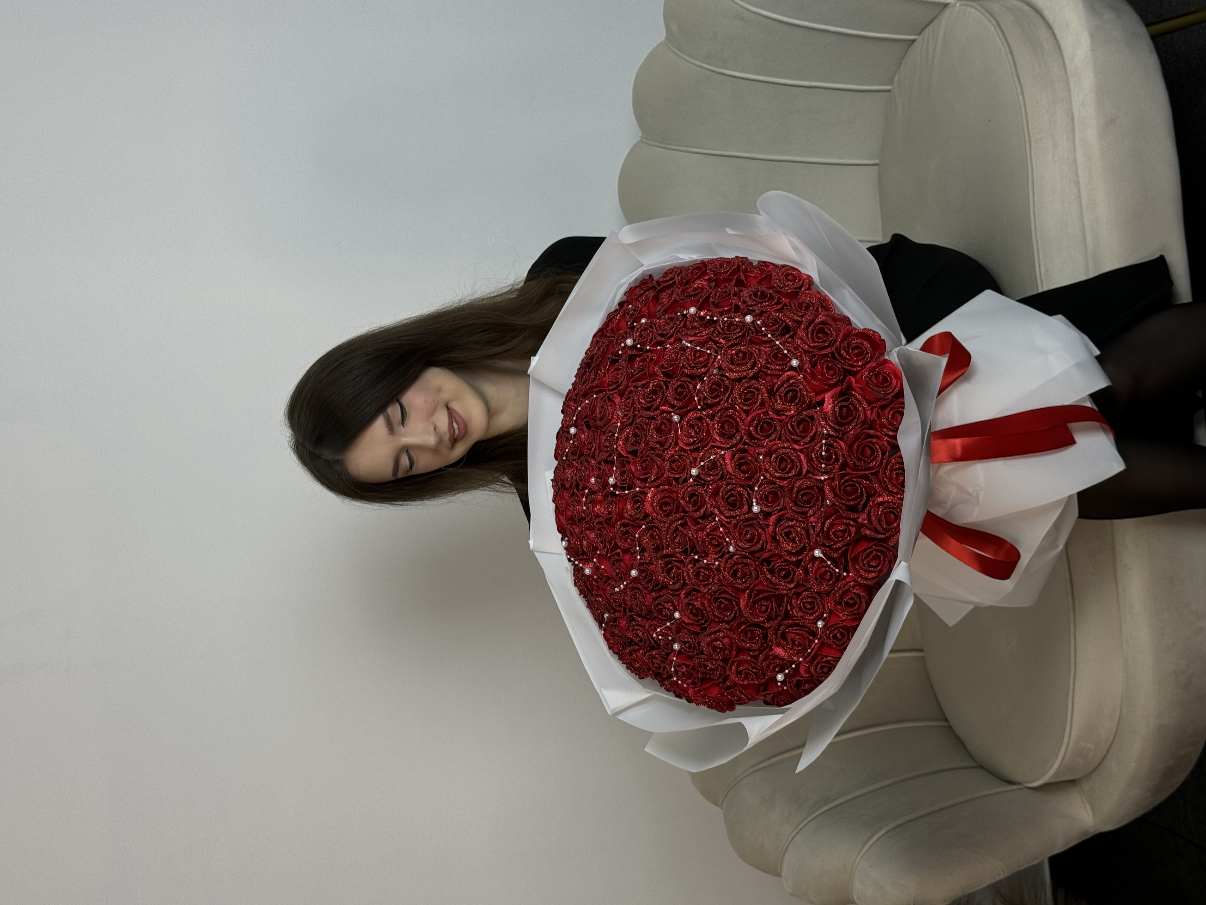 Червоний букет на 151 троянду з блискітками та перлинками❤️✨