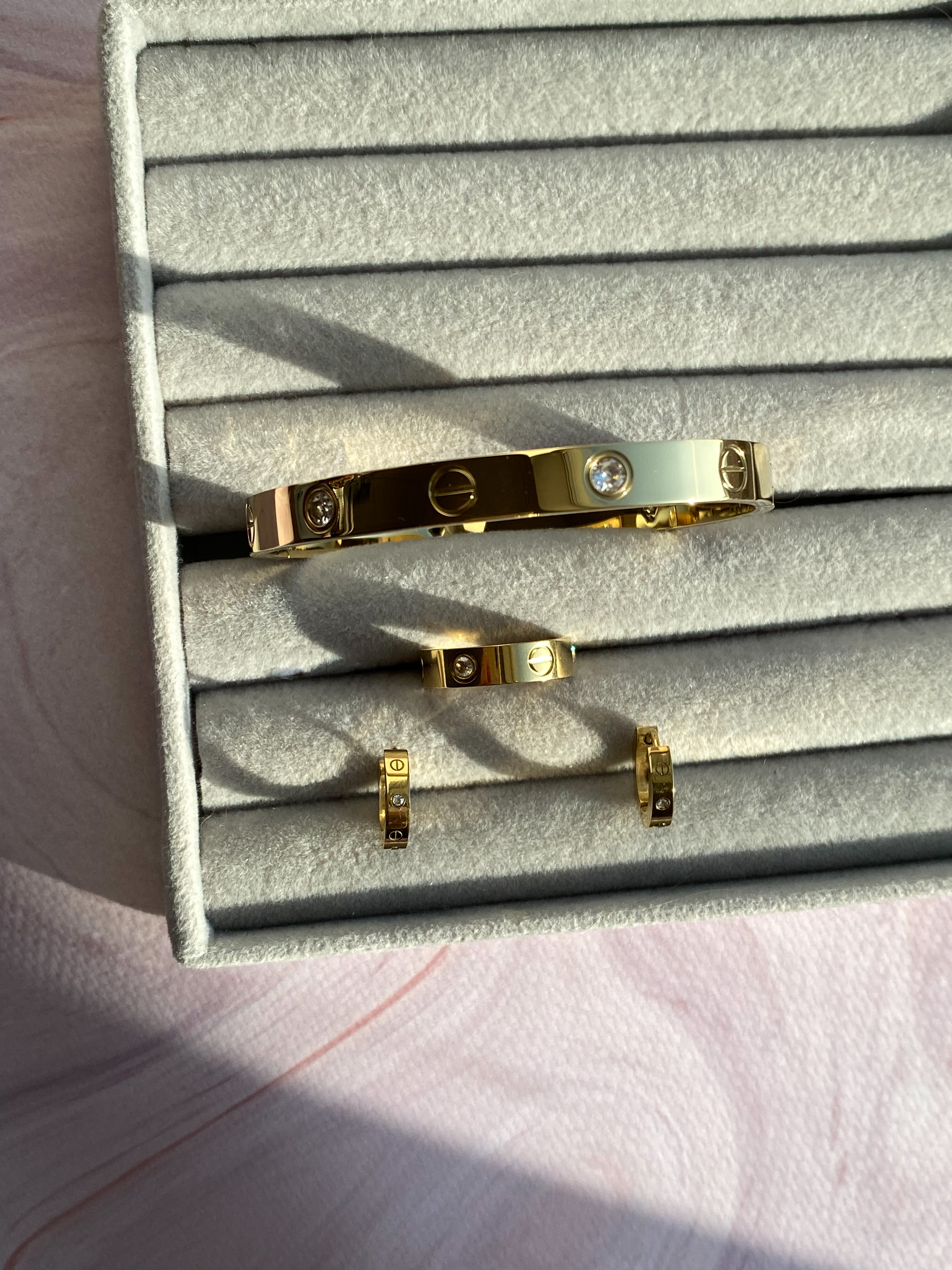 Комплект із цирконієм Кохання, лимонна поз.