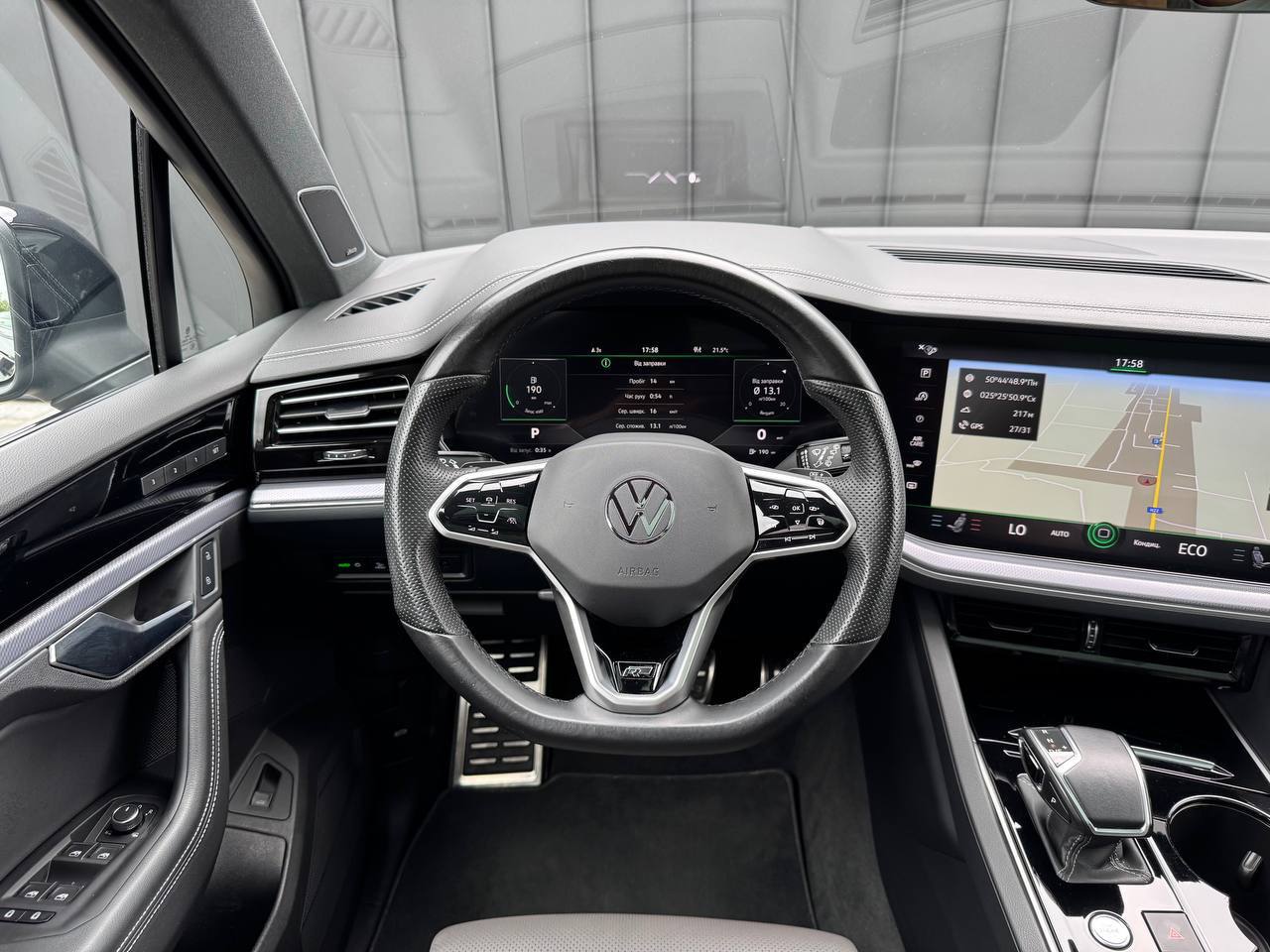 VW Touareg R-line 4Motion