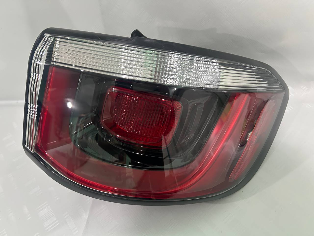 Jeep Compass 2 Права сторона Б/у оригінал (Пасажирська сторона в крило)  2017 - 2024 роки