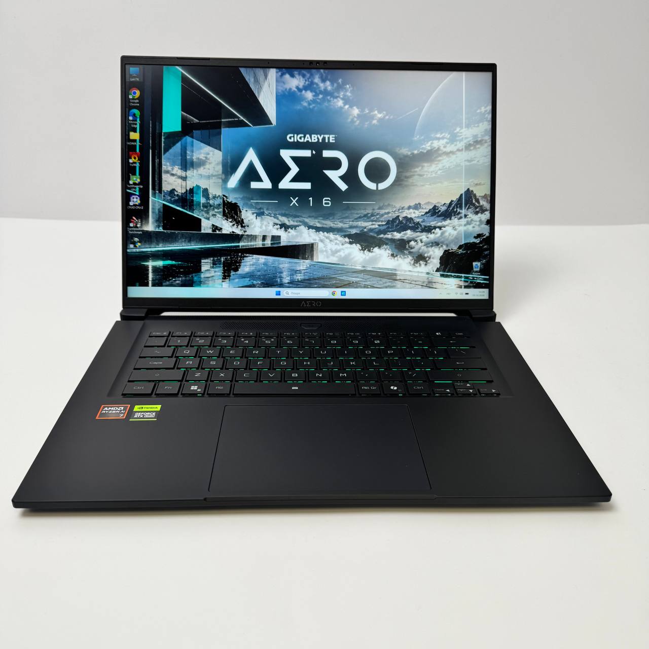 Gigabyte Aero X16 1WH Copilot+