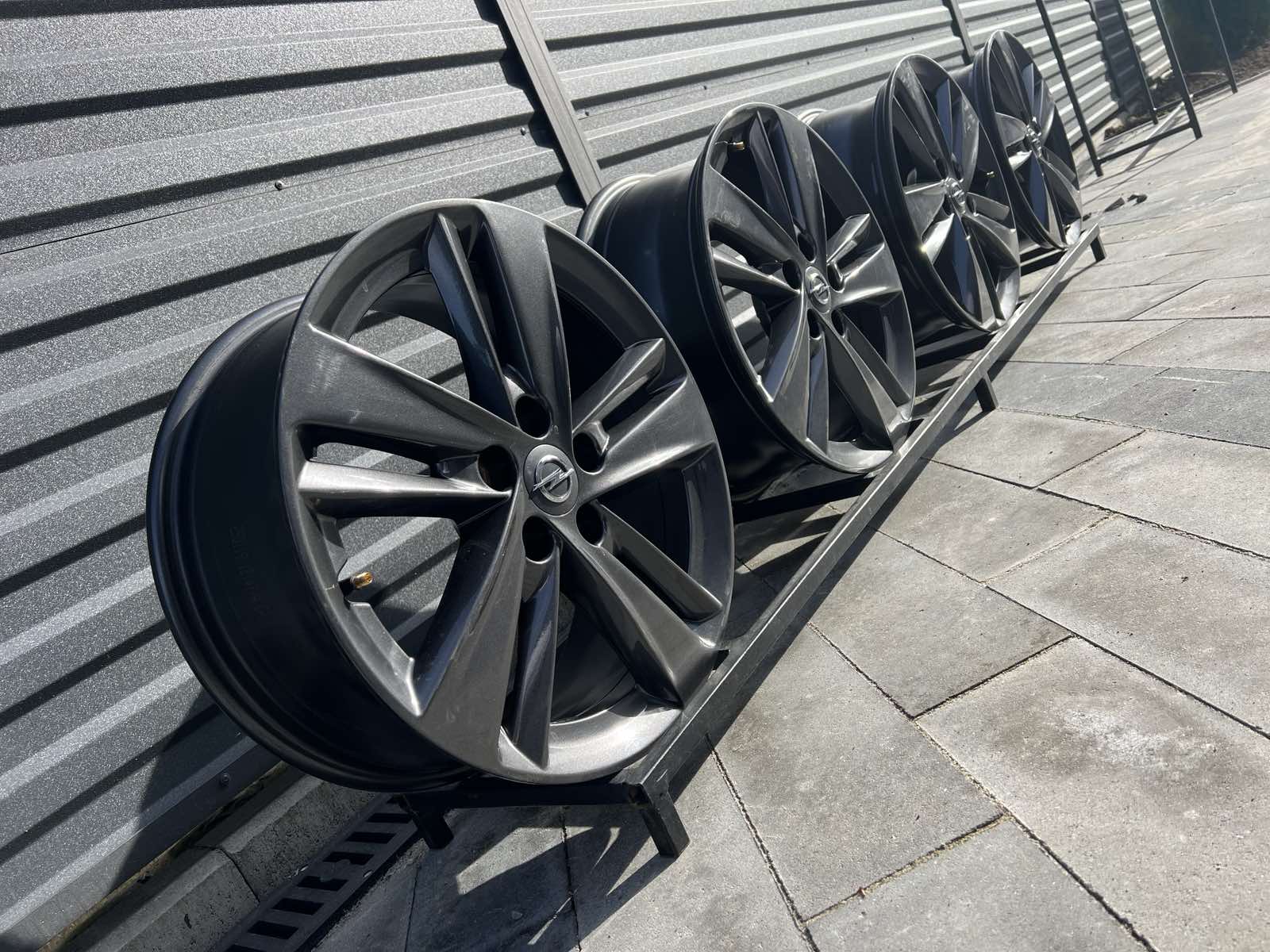 Диски 17R 5x108 7J ET42 DIA65.1 Opel Grandland