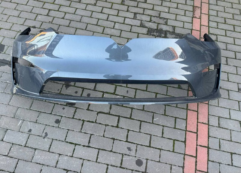 Передній бампер на Tesla MX сірий (голий, без парктроніків)