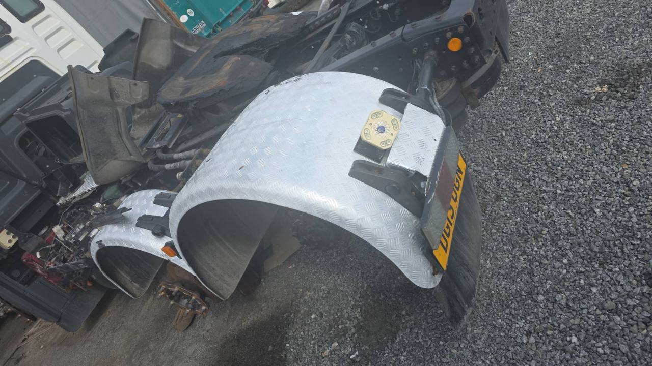 Крило MAN TGA/TGS/TGX