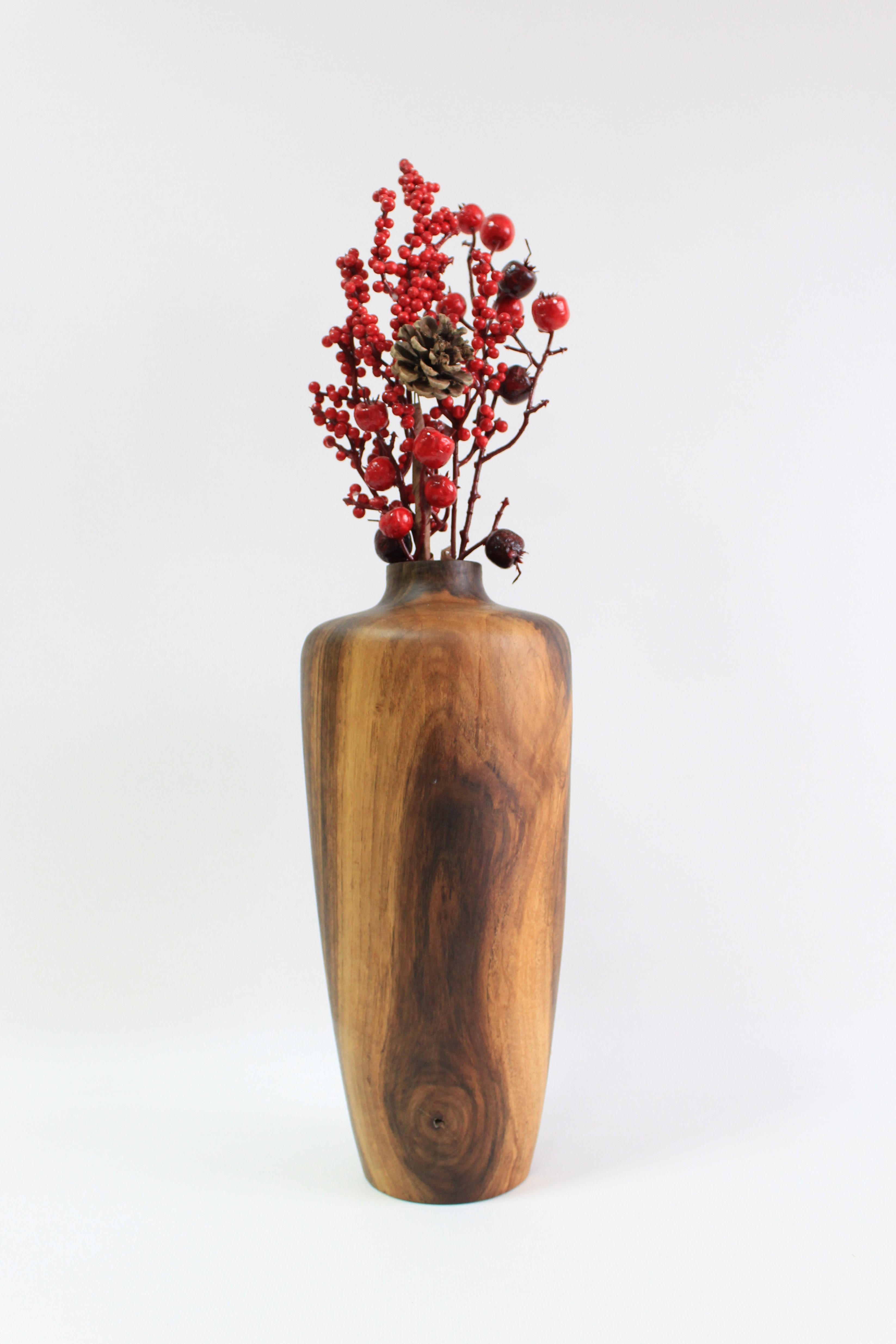 Декоративна ваза з горіха ручної роботи