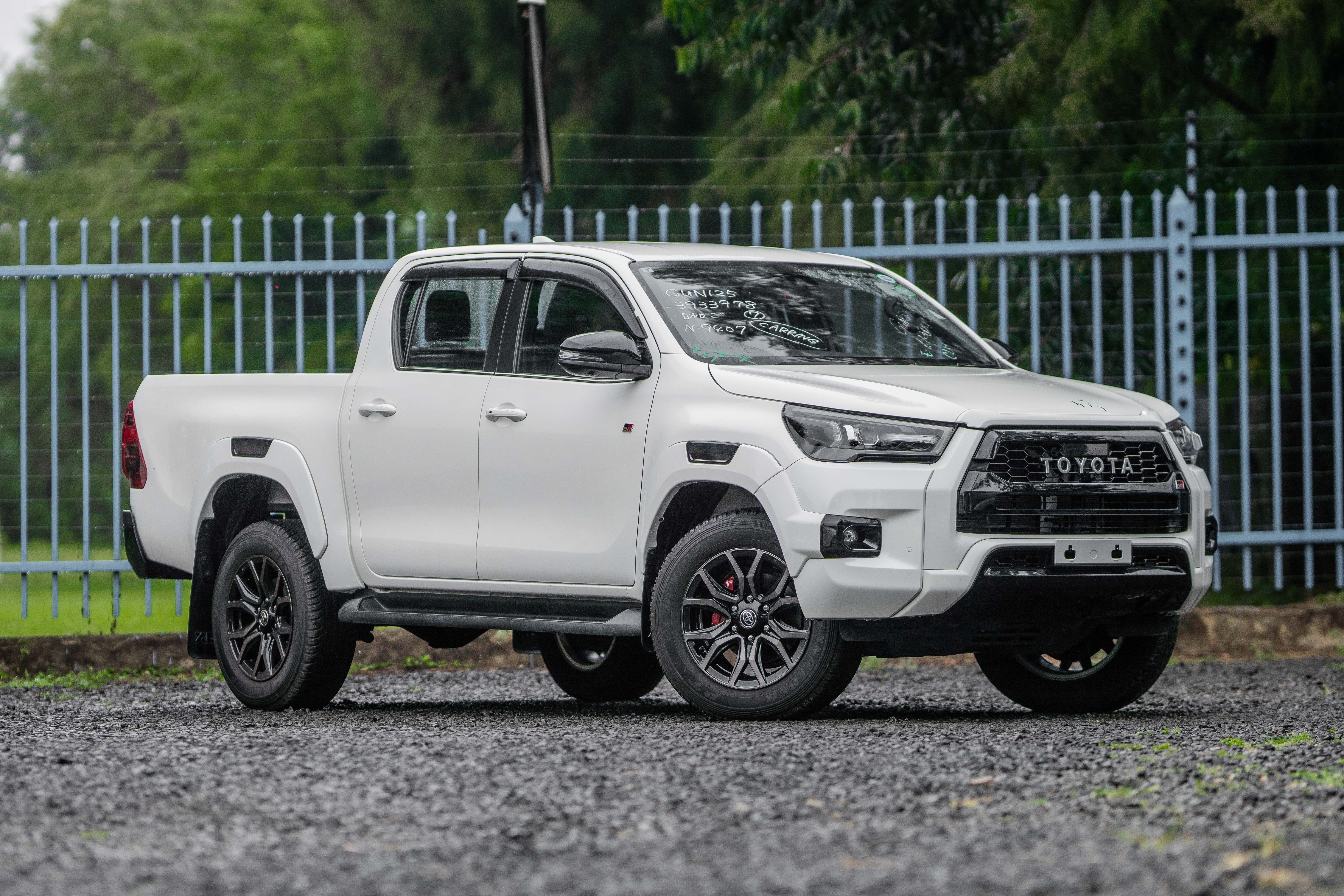TOYOTA HILUX GR