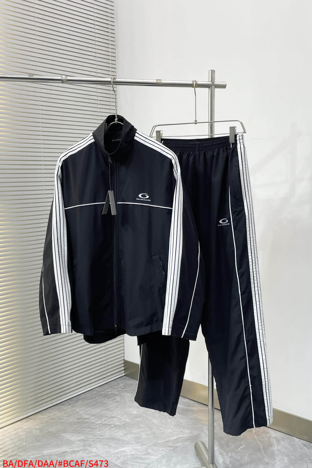 Balenciaga костюм