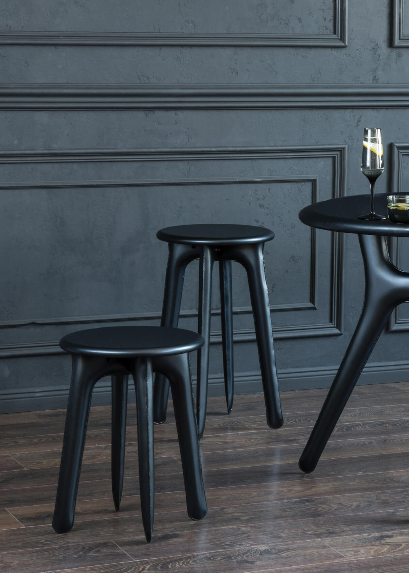 Стілець Ultraleggera Standard Stool Anodic Black Aluminium