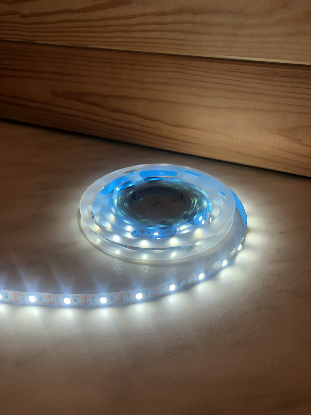 Led стрічка 5 вольт, 5 метрів, 4 Вт/м, +USB (холодний-білий)