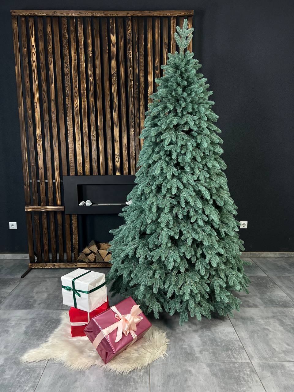 Ялинка «Роял» блакитна на нитці - 2.1м. 🪼