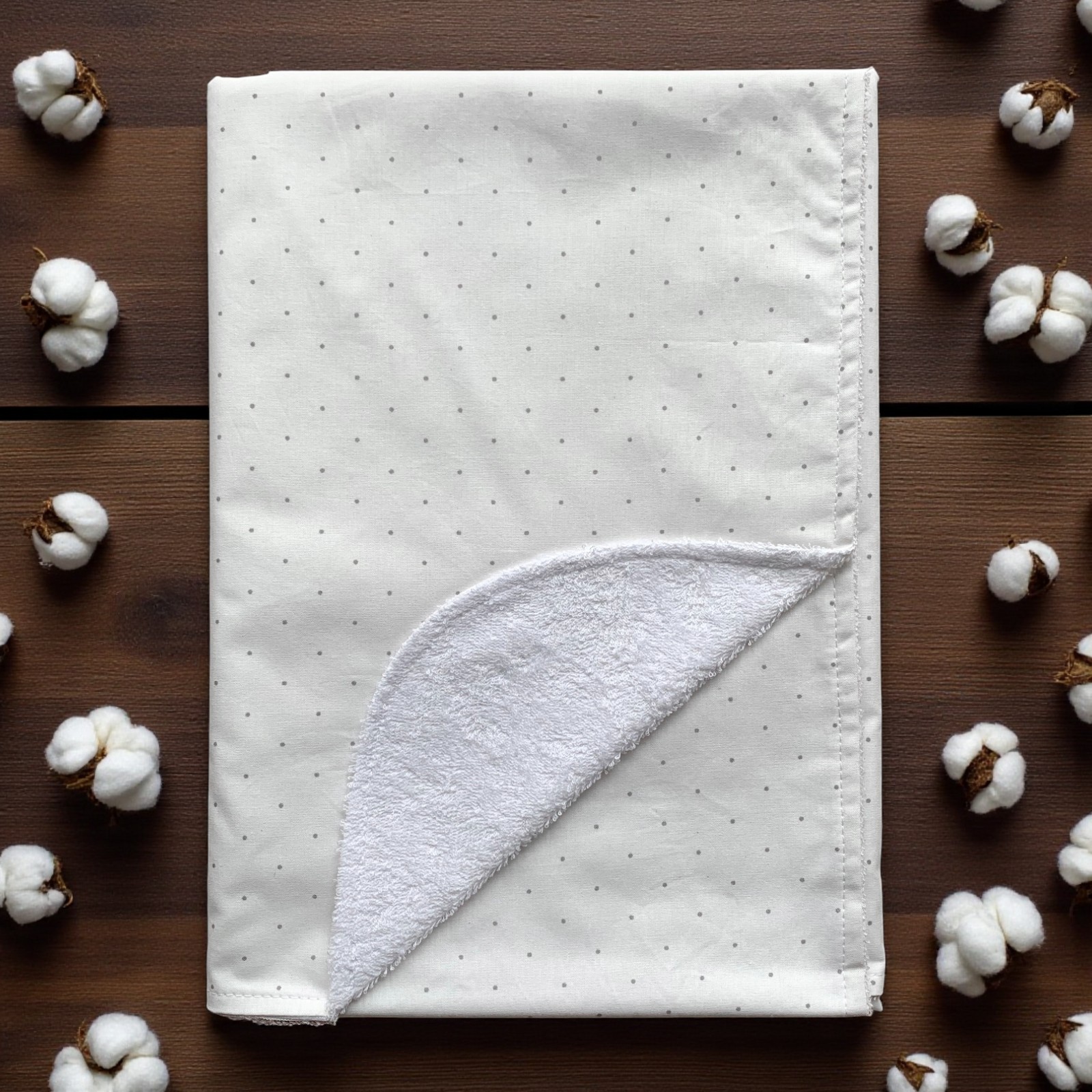 Пелюшка непромокаюча 100 х 70 см Горошок білий