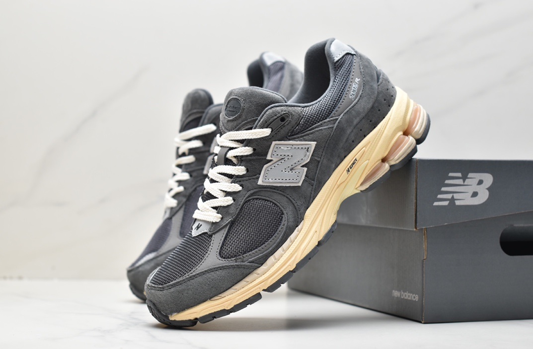 Carbon Gray New Balance Classic Color M2002RHO