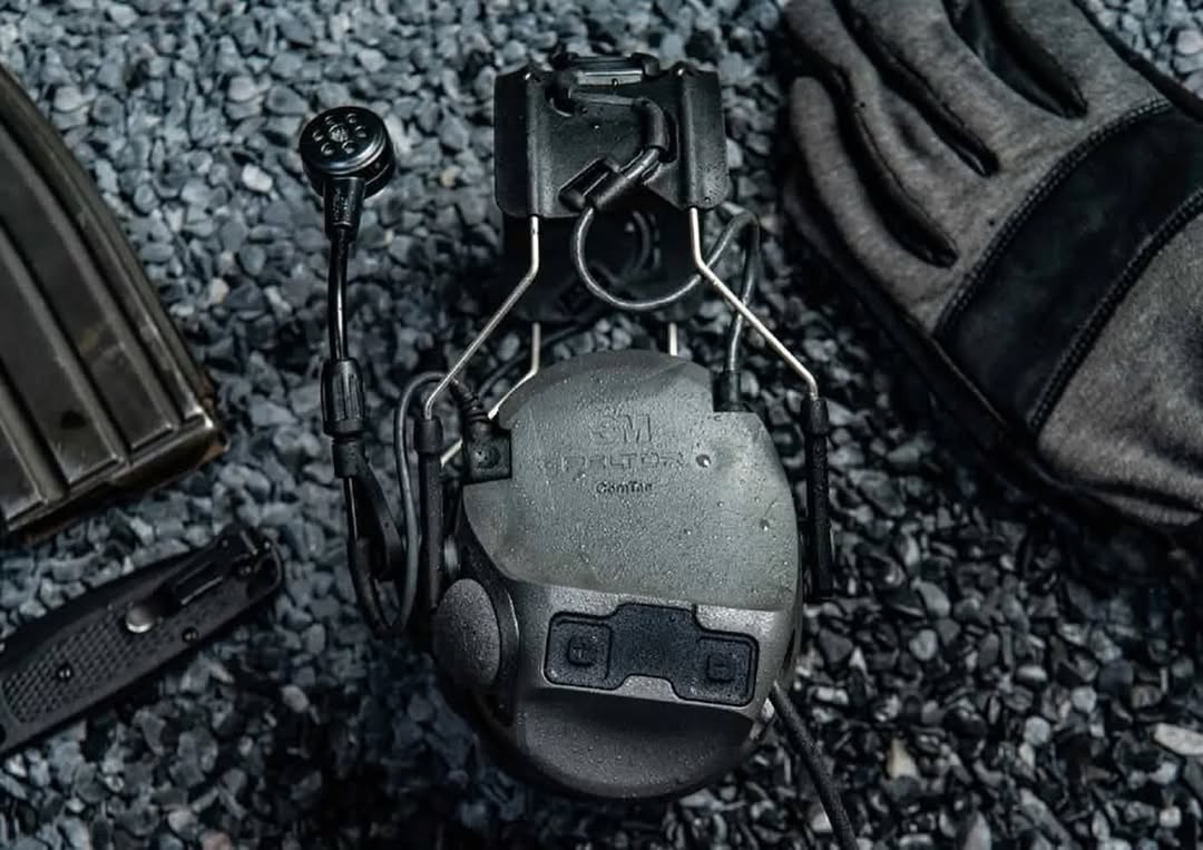Оригінальні сучасні активні навушники "3M PELTOR COMTAC VIII J11" від швецького преміум бренду "3M PELTOR".