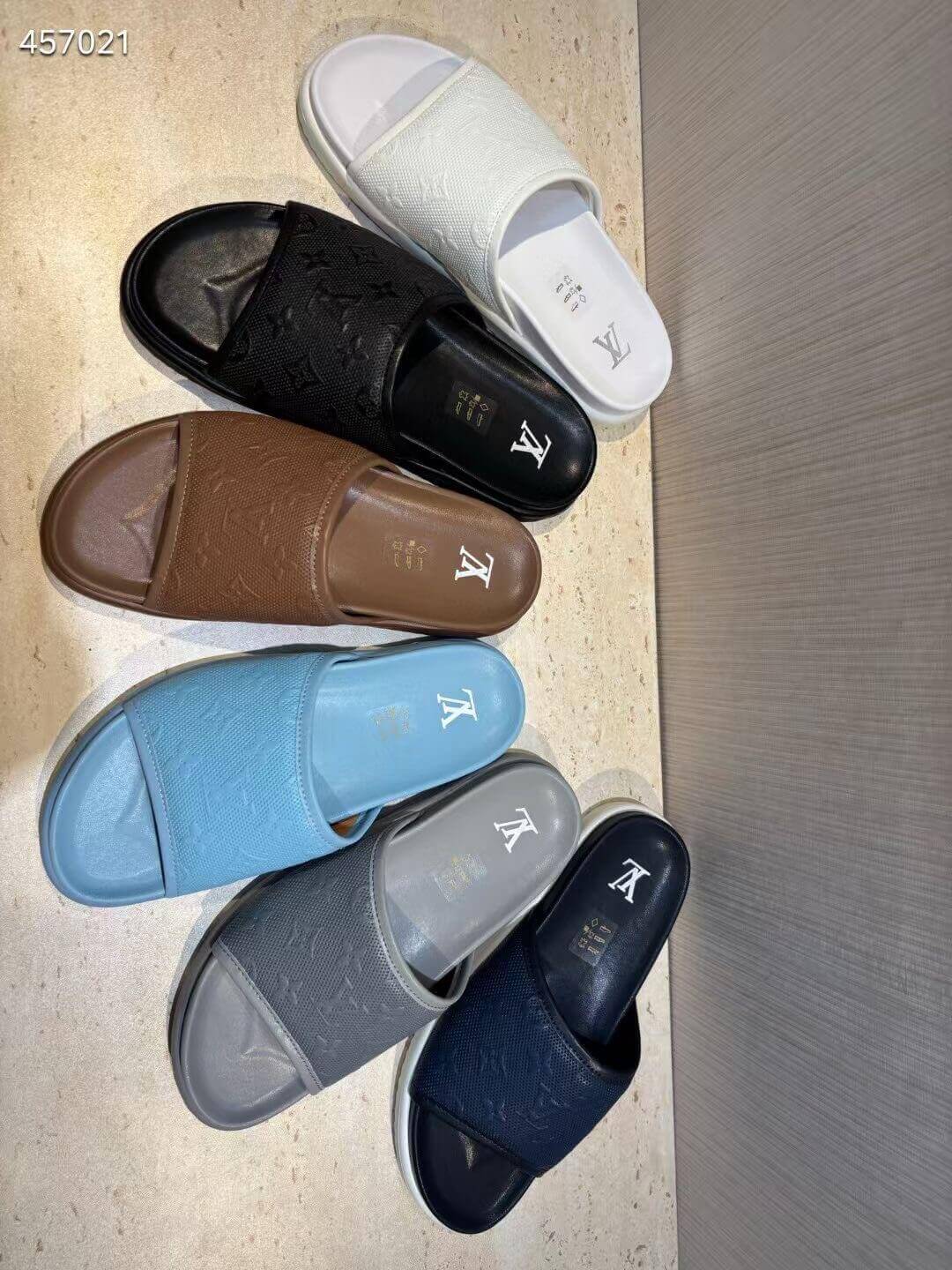 Louis Vuitton шльопанці