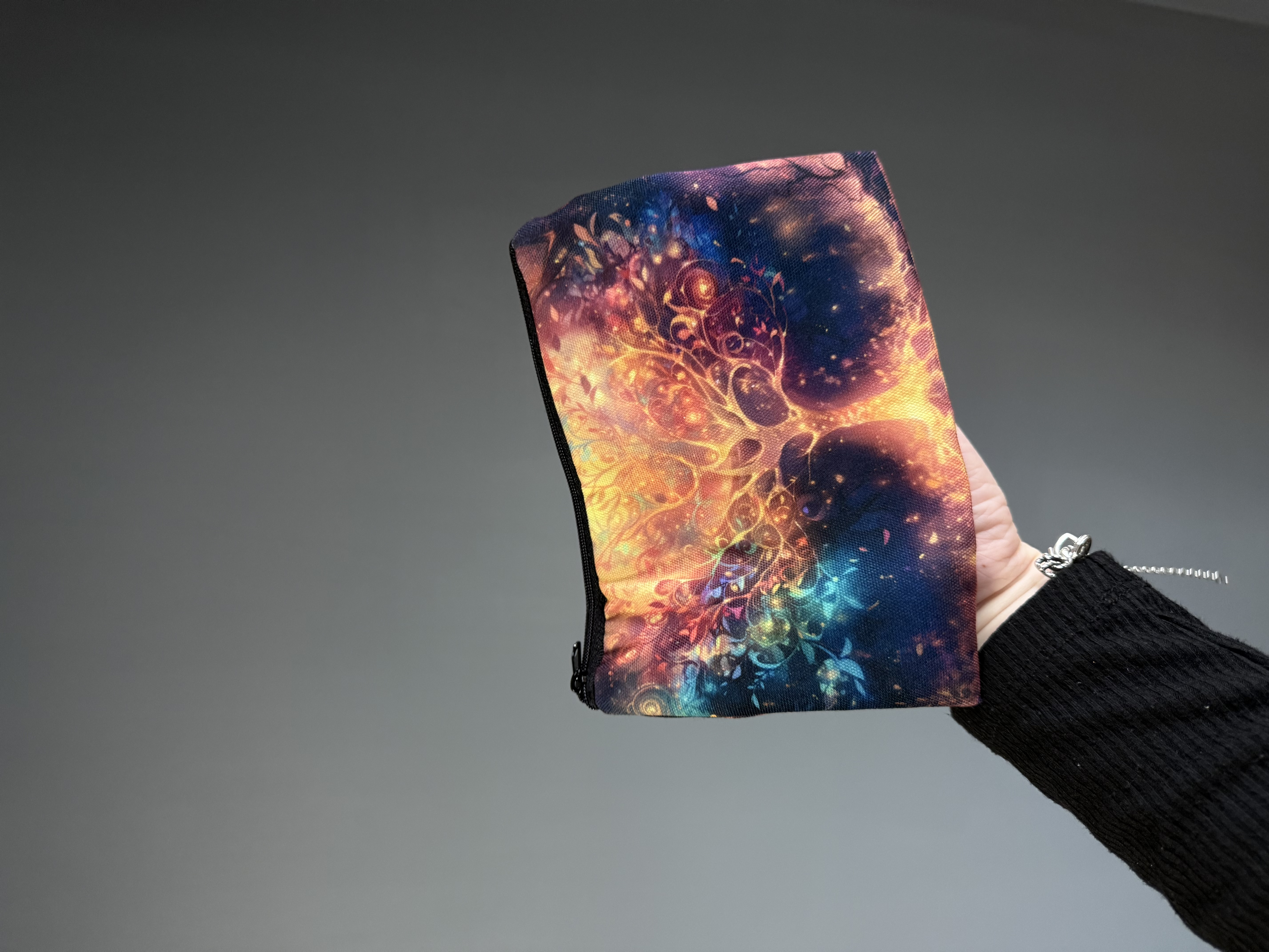 Косметички для зберігання езотеричних атрибутів