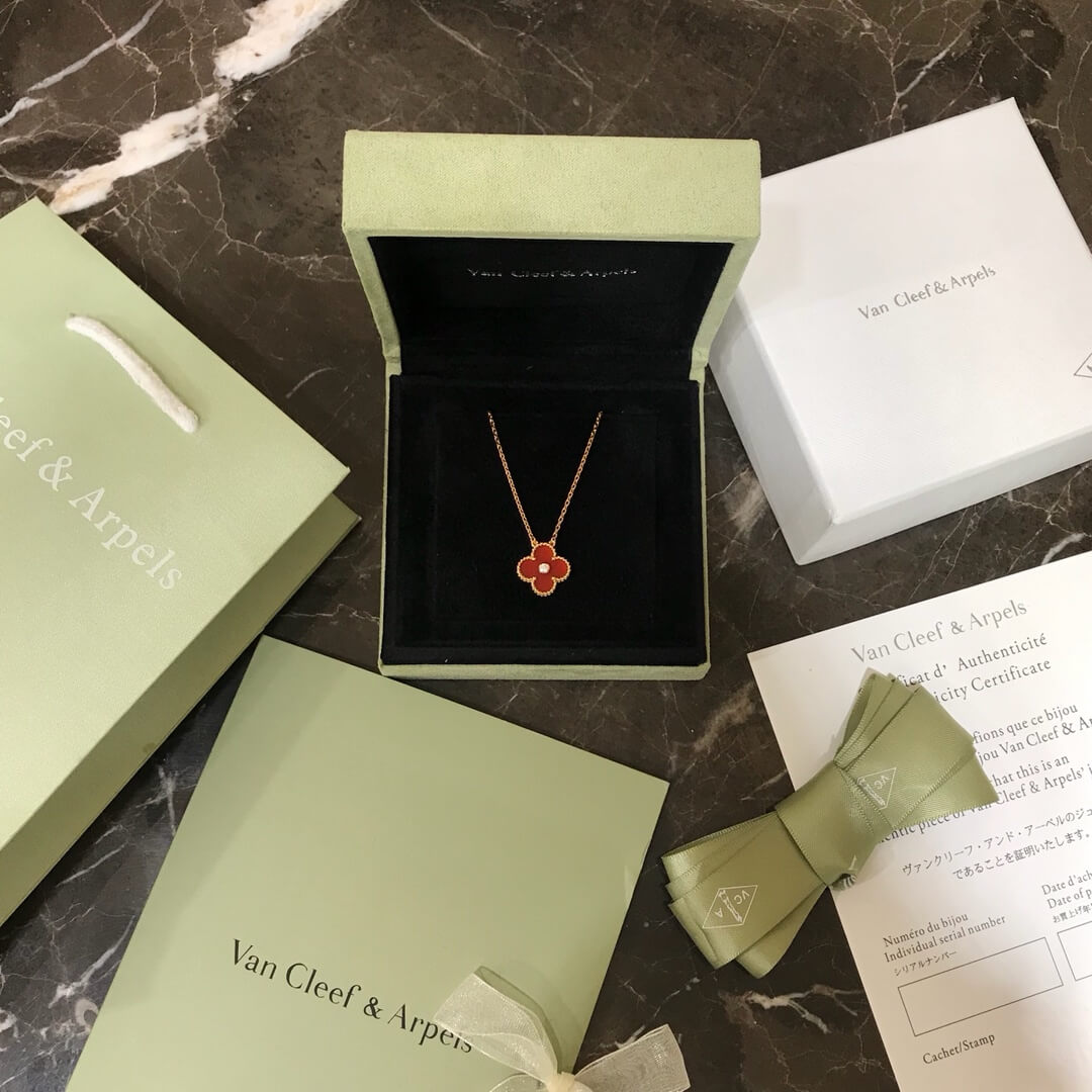 Van Cleef&Arpels підвіска золота