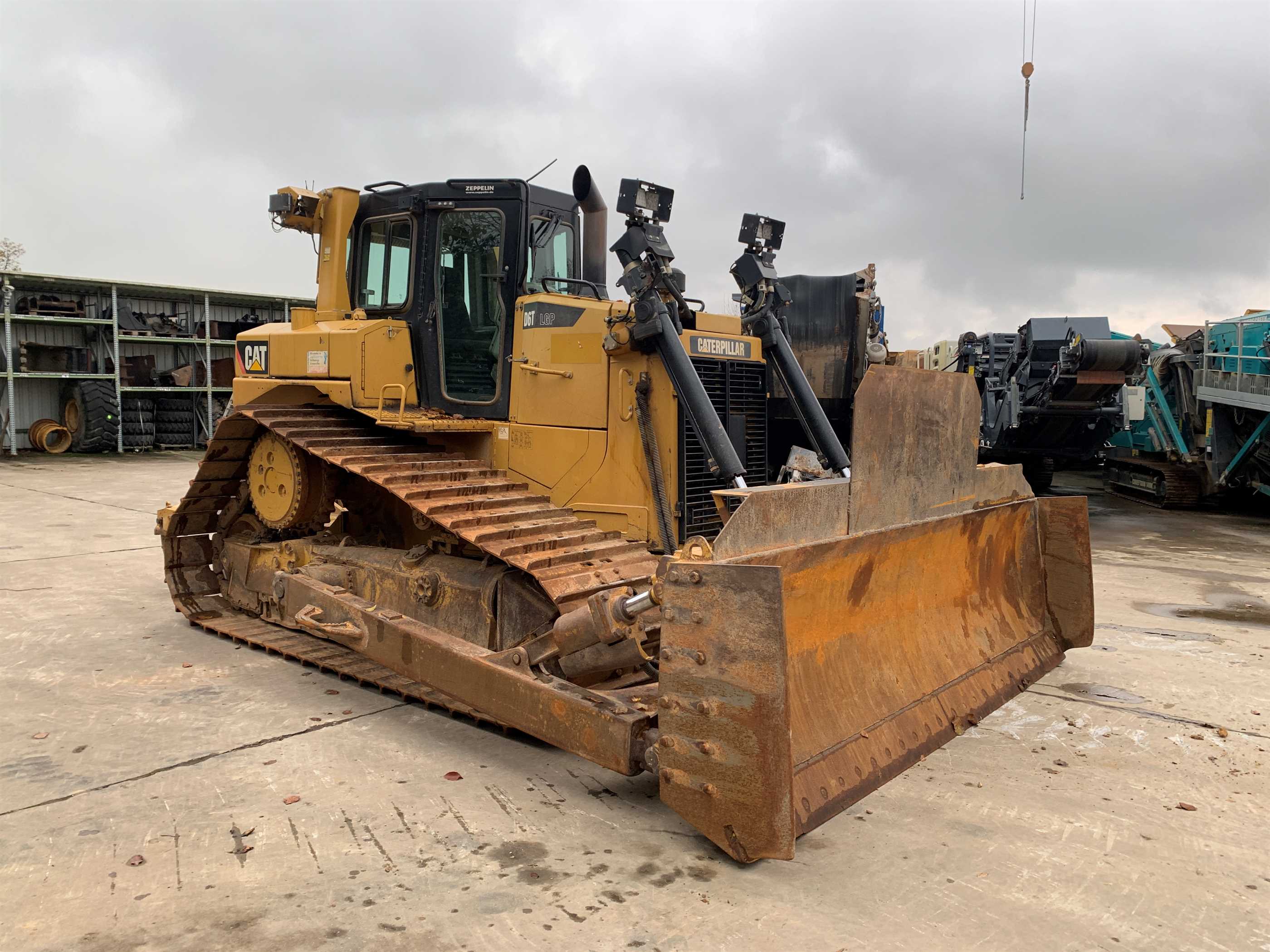 Бульдозер CATERPILLAR D 6 T LGP | 2012 рік | 14095 мотогодин