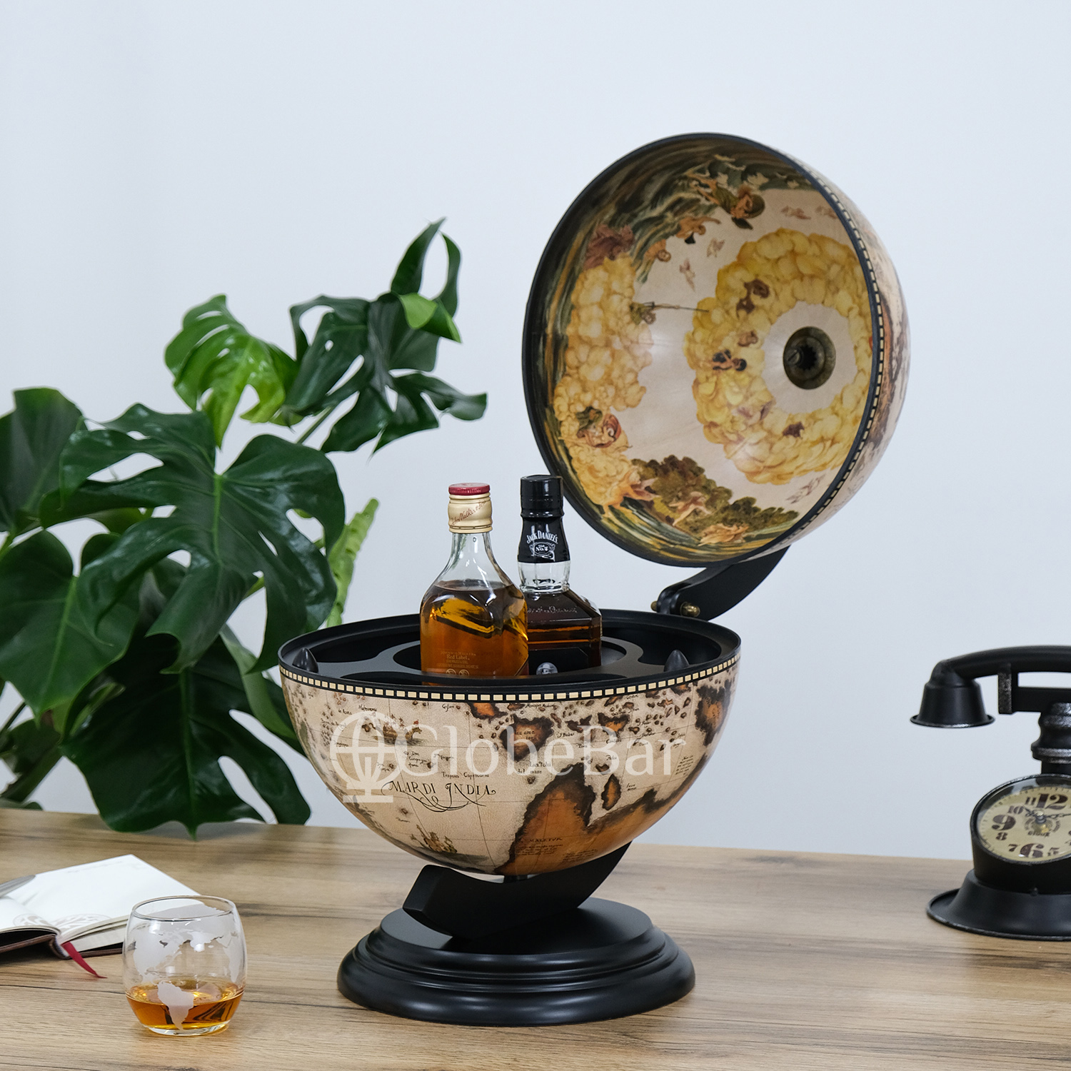 Глобус-бар настольный на 3 бутылки, диаметр 33 см, черно-белый (38 х 33 х 48 см), 33002W-B