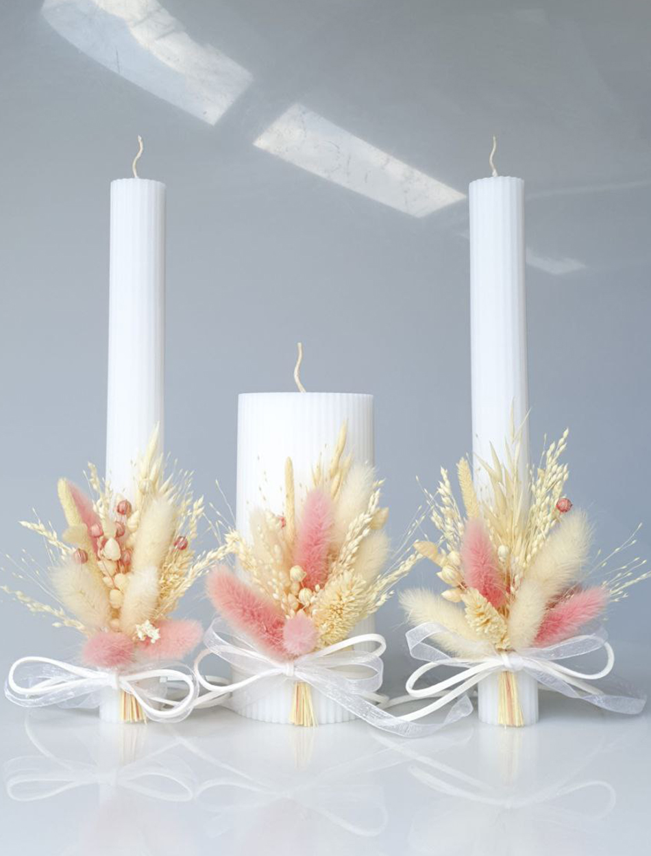 Сімейне вогнище смужка з рожевим сухоцвітом