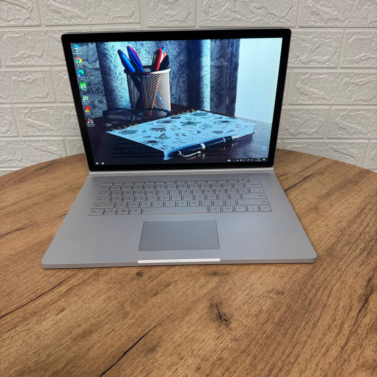 Microsoft Surface Book 2 13.5" Touch