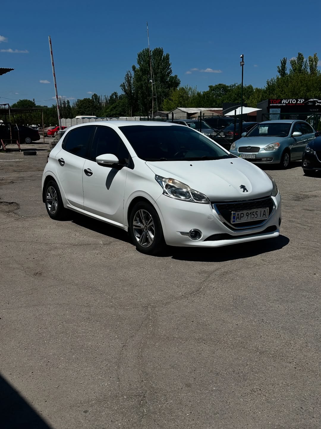 Peugeot 208