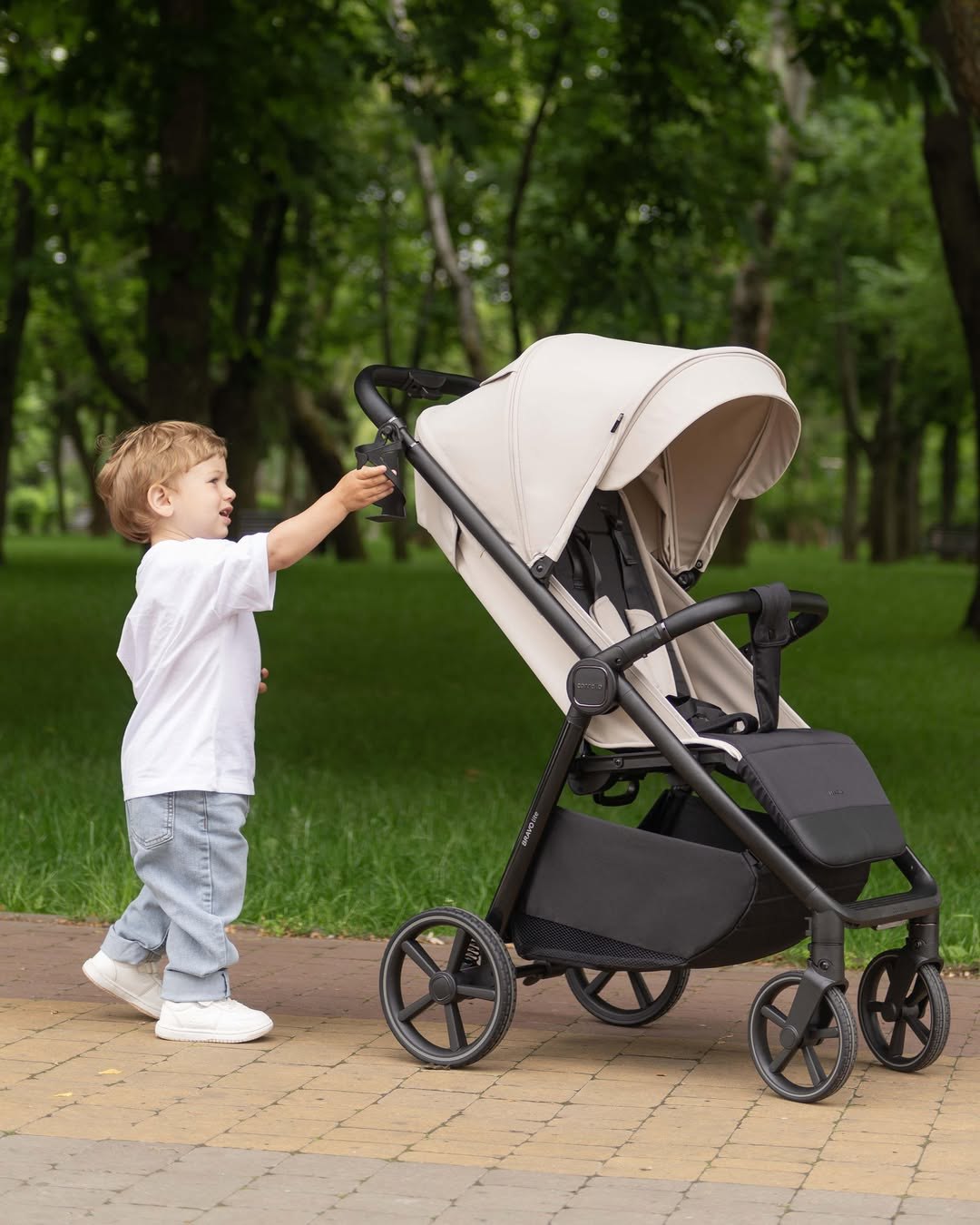 Прогулянкова коляска CARRELLO Bravo M/Lite CRL-5529 Marble Beige