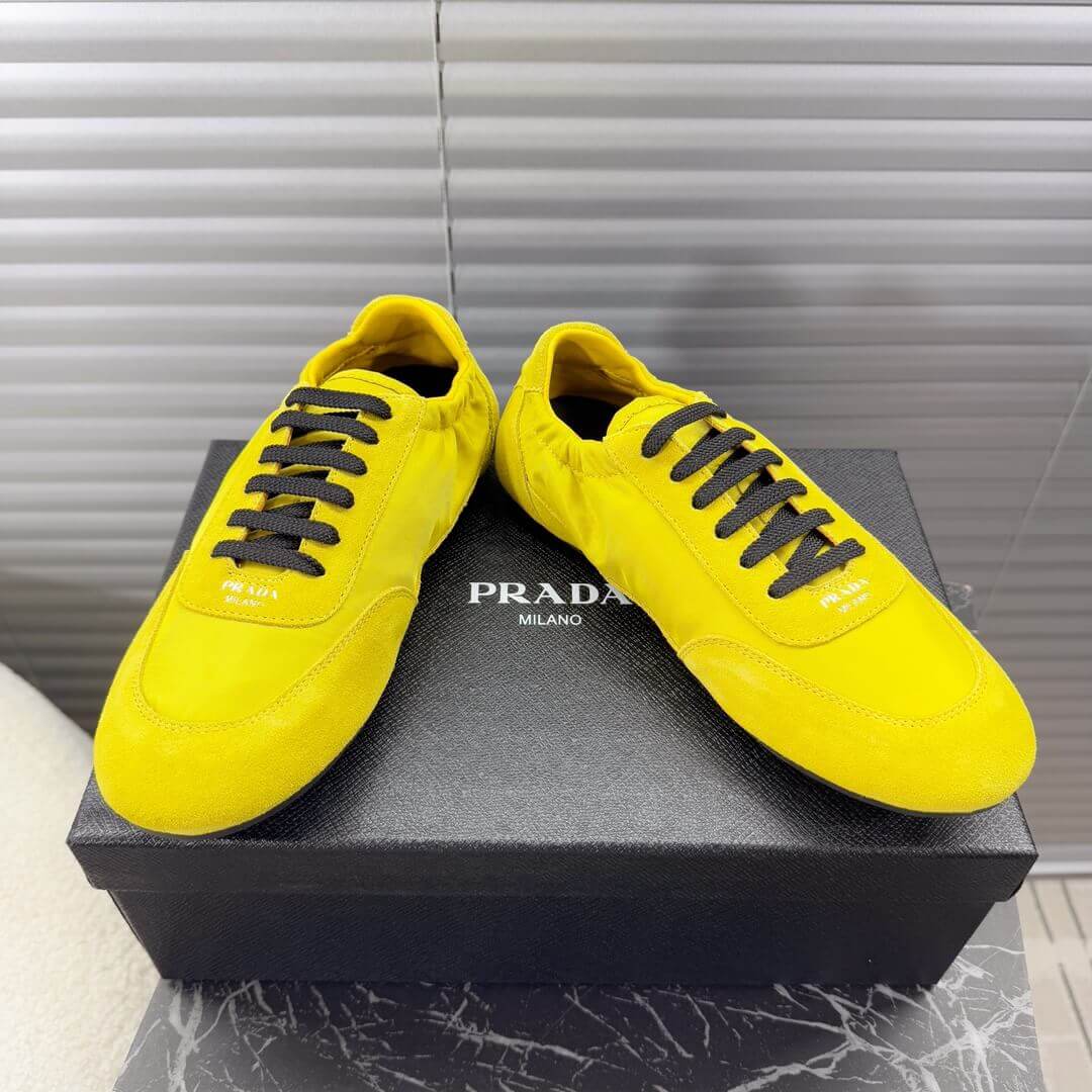 Prada кросівки