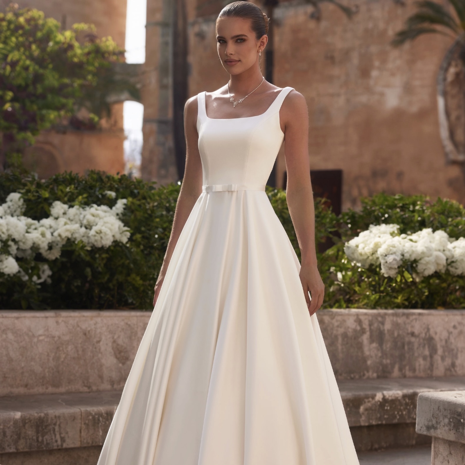 Bianco Evento LEVENTE