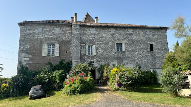 Superbe château du XIIIème siècle