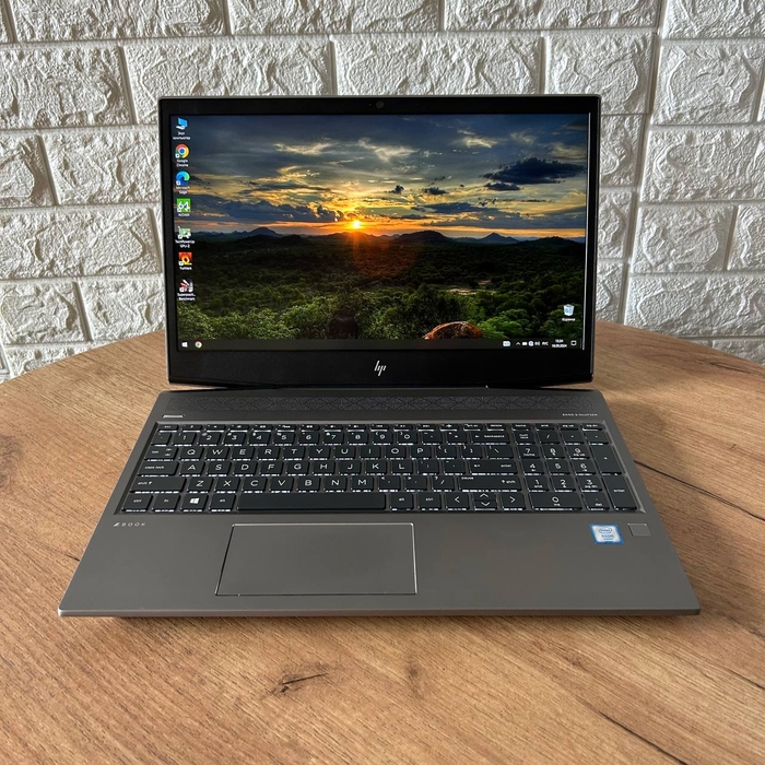 HP Zbook 15v G5 (core i7)