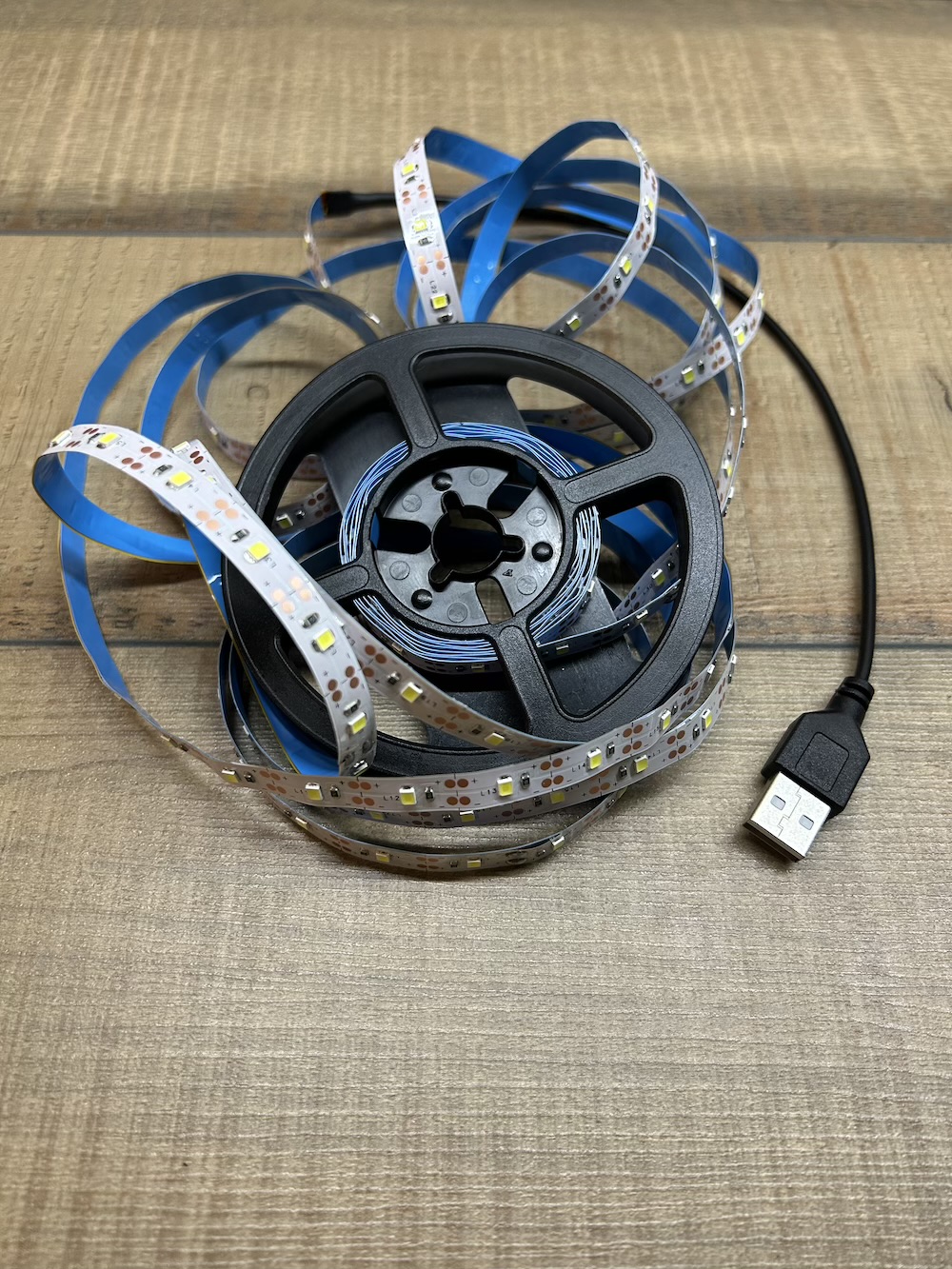 Led стрічка 5V, 5 метрів, 3W/m, +USB (холодний-білий)