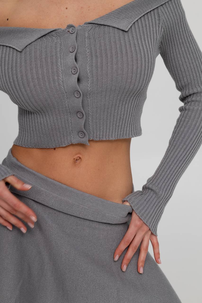 В'язаний топ на ґудзиках