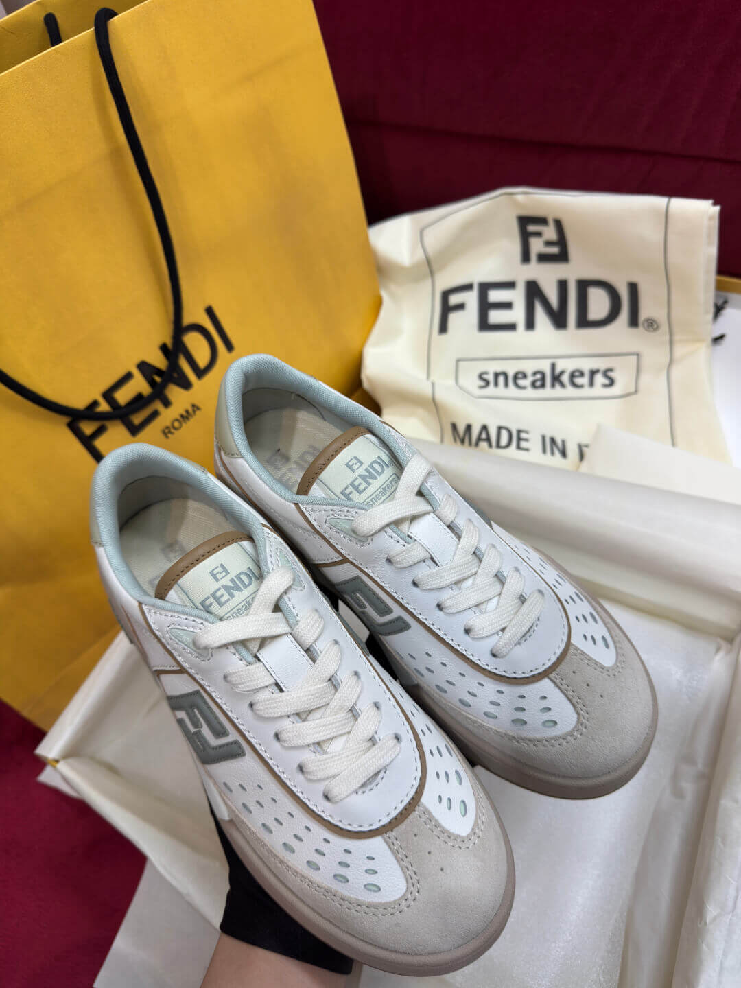 Fendi кросівки