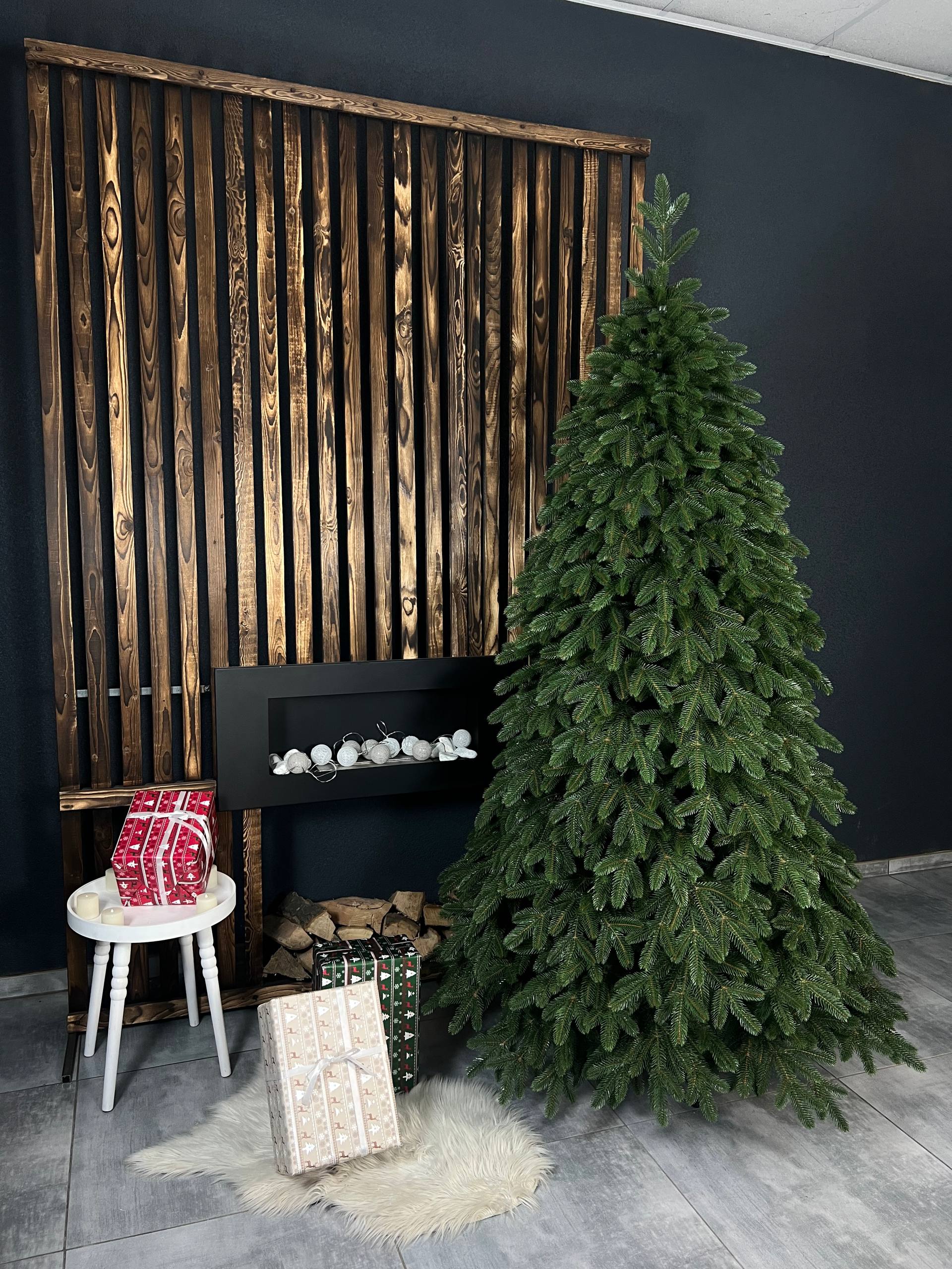 Ялинка «Роял» зелена на нитці - 2.1м. 🍏