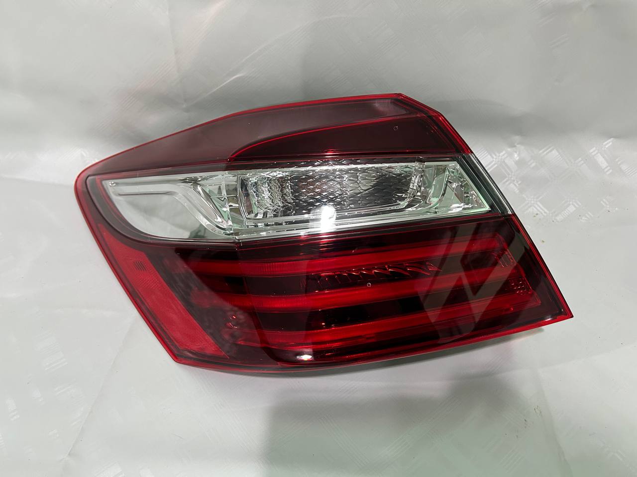 Honda Accord б.у оригінал Ліва в крило 2016 - 2017 роки