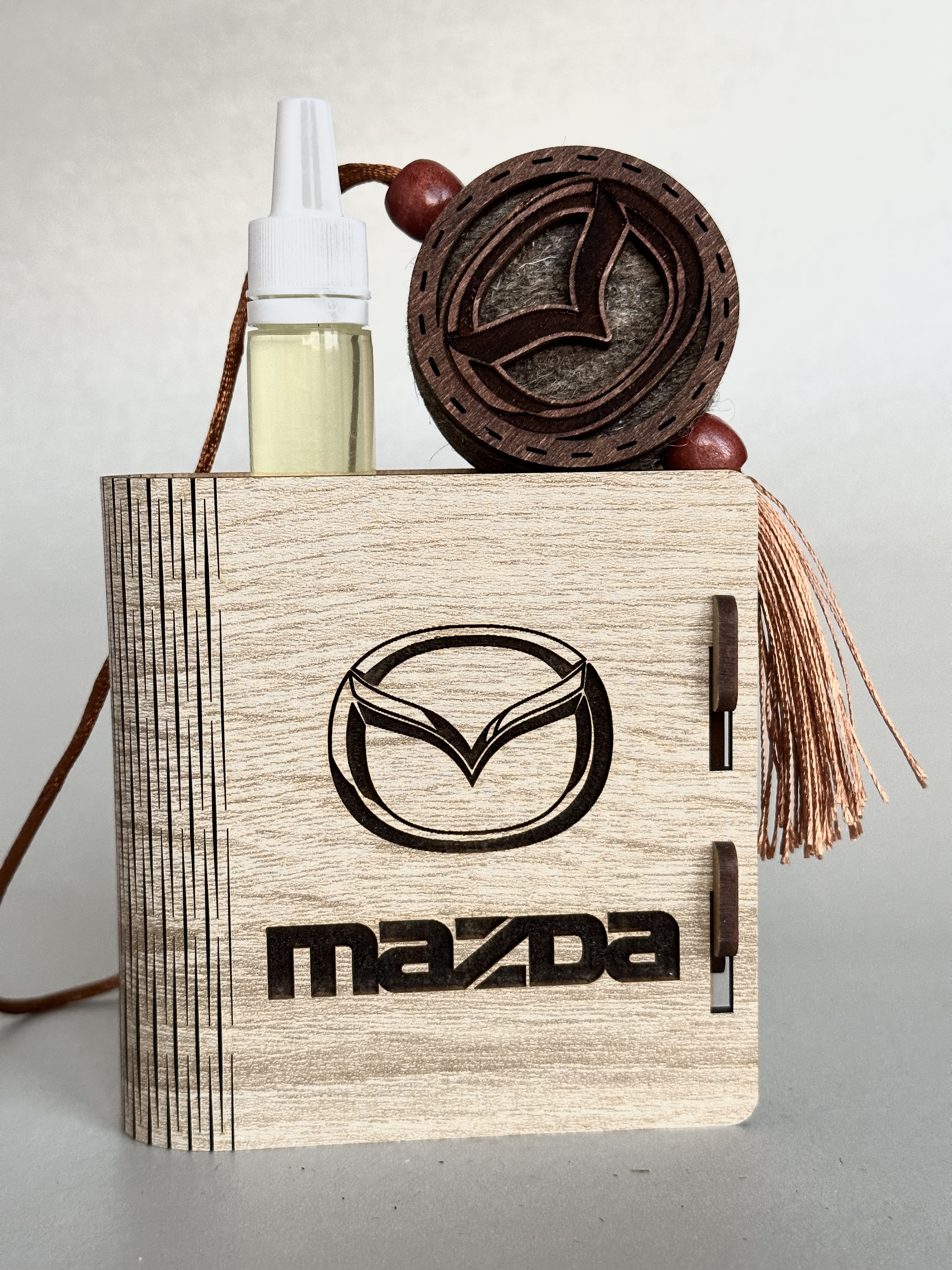 Ароматизатор Mazda