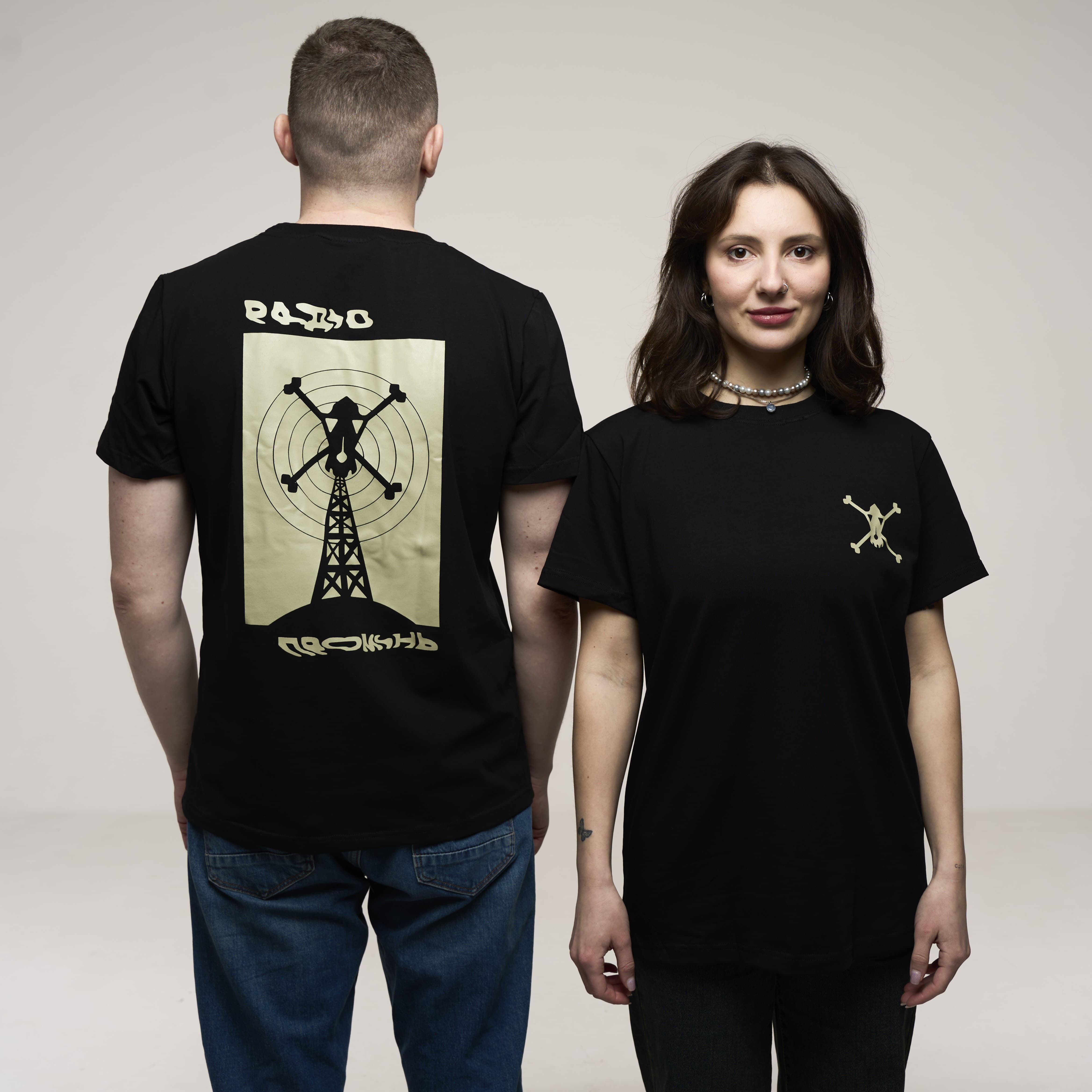 Футболка унісекс "Радіо" чорна